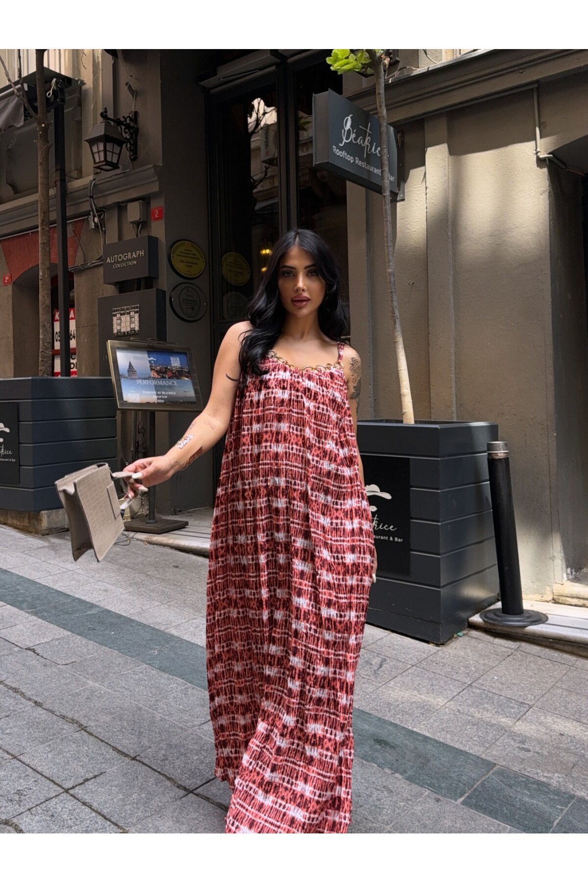 Askılı Yakası Halka Detay Maxi Elbise