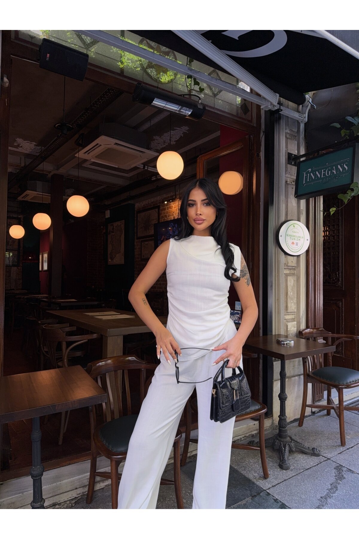 Beyaz Pantalon Asimetrik Bluz Keten Takım