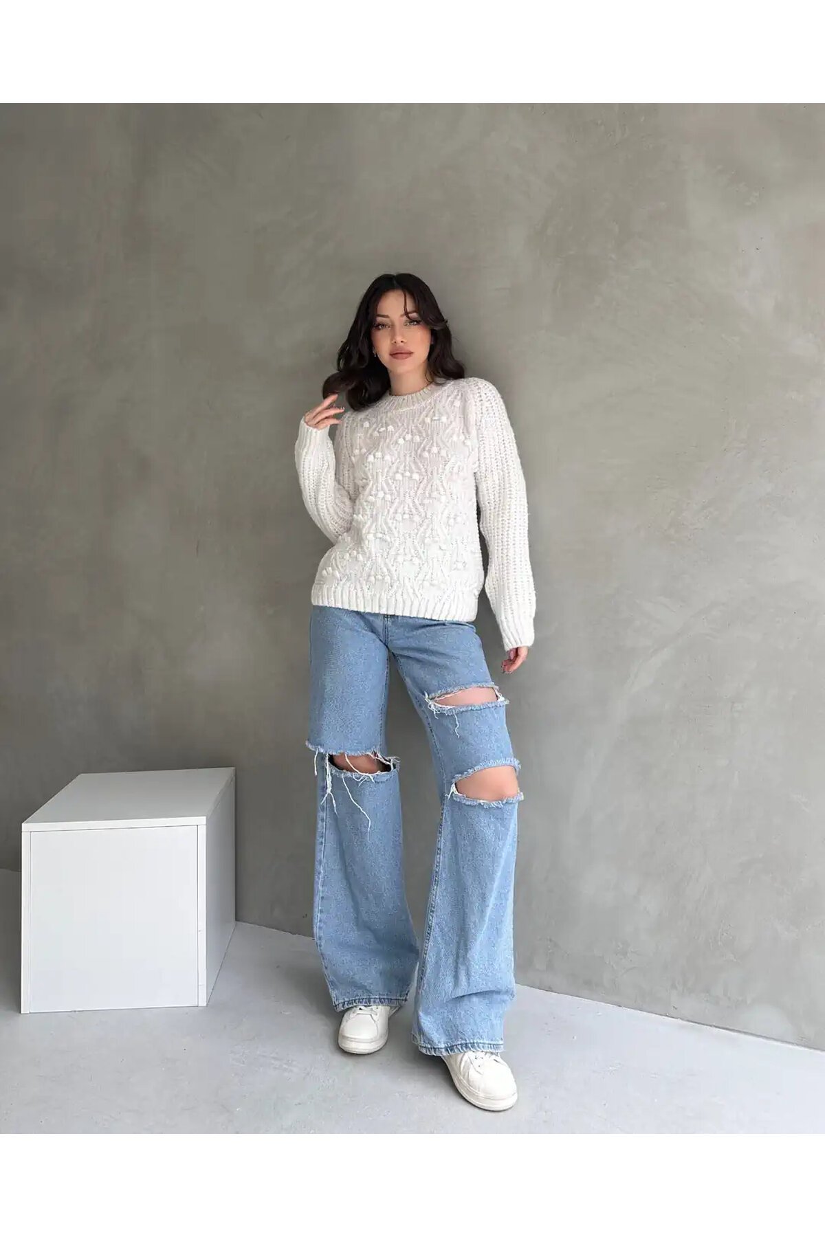 Bisiklet Yaka Bürümcük Detaylı Triko Kazak Beyaz