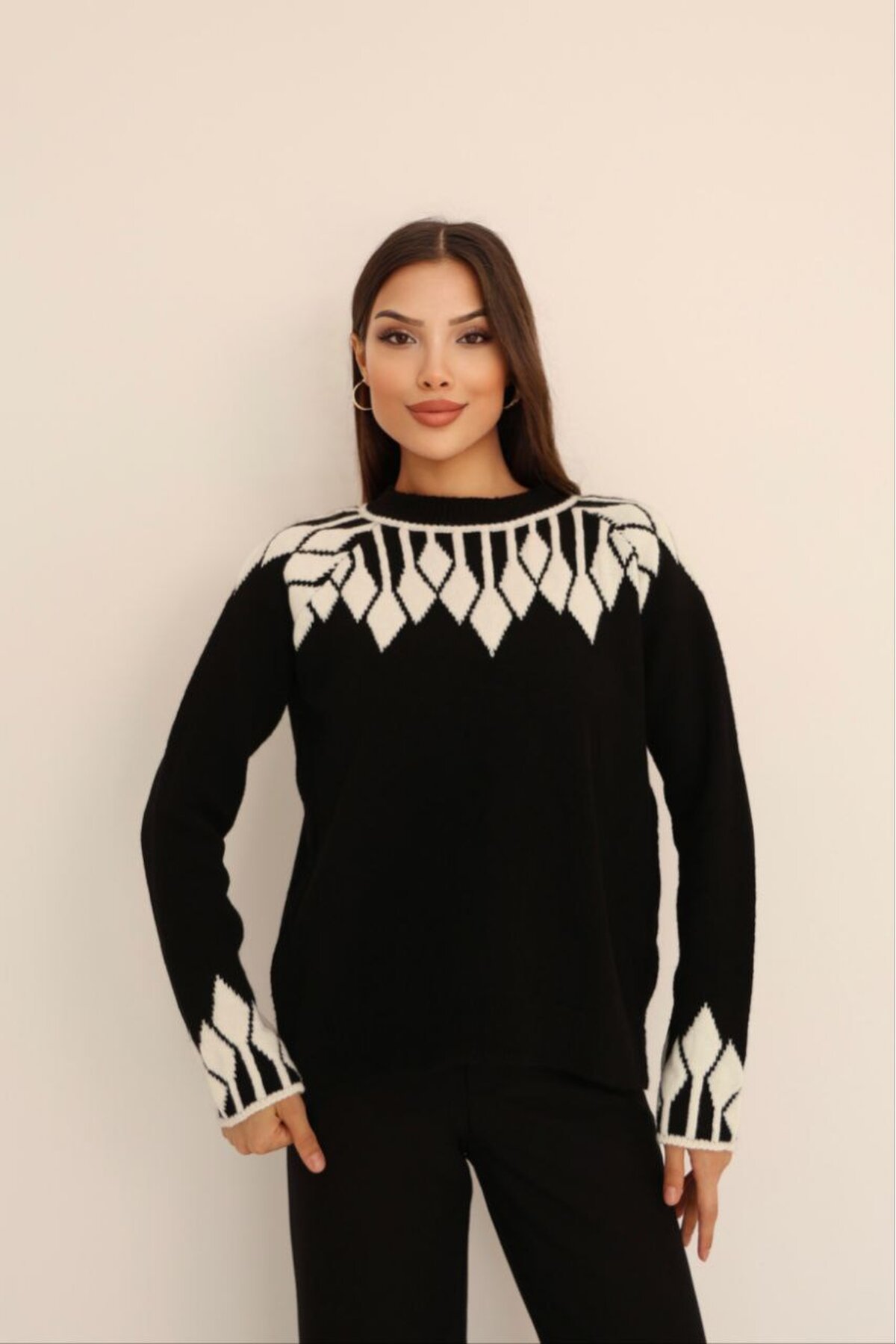 Bisiklet Yaka Desenli Triko Kazak Siyah