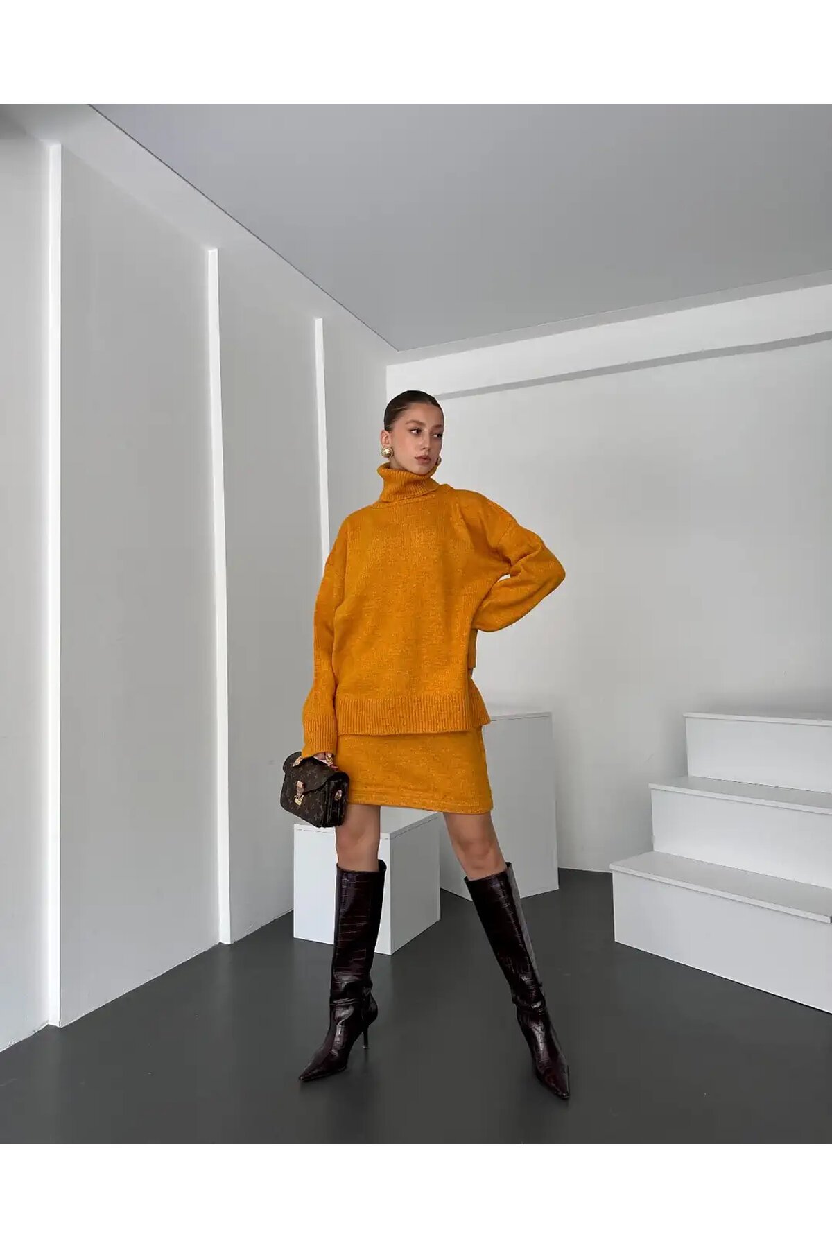 Boğazlı Kazak ve Etek İkili Takım