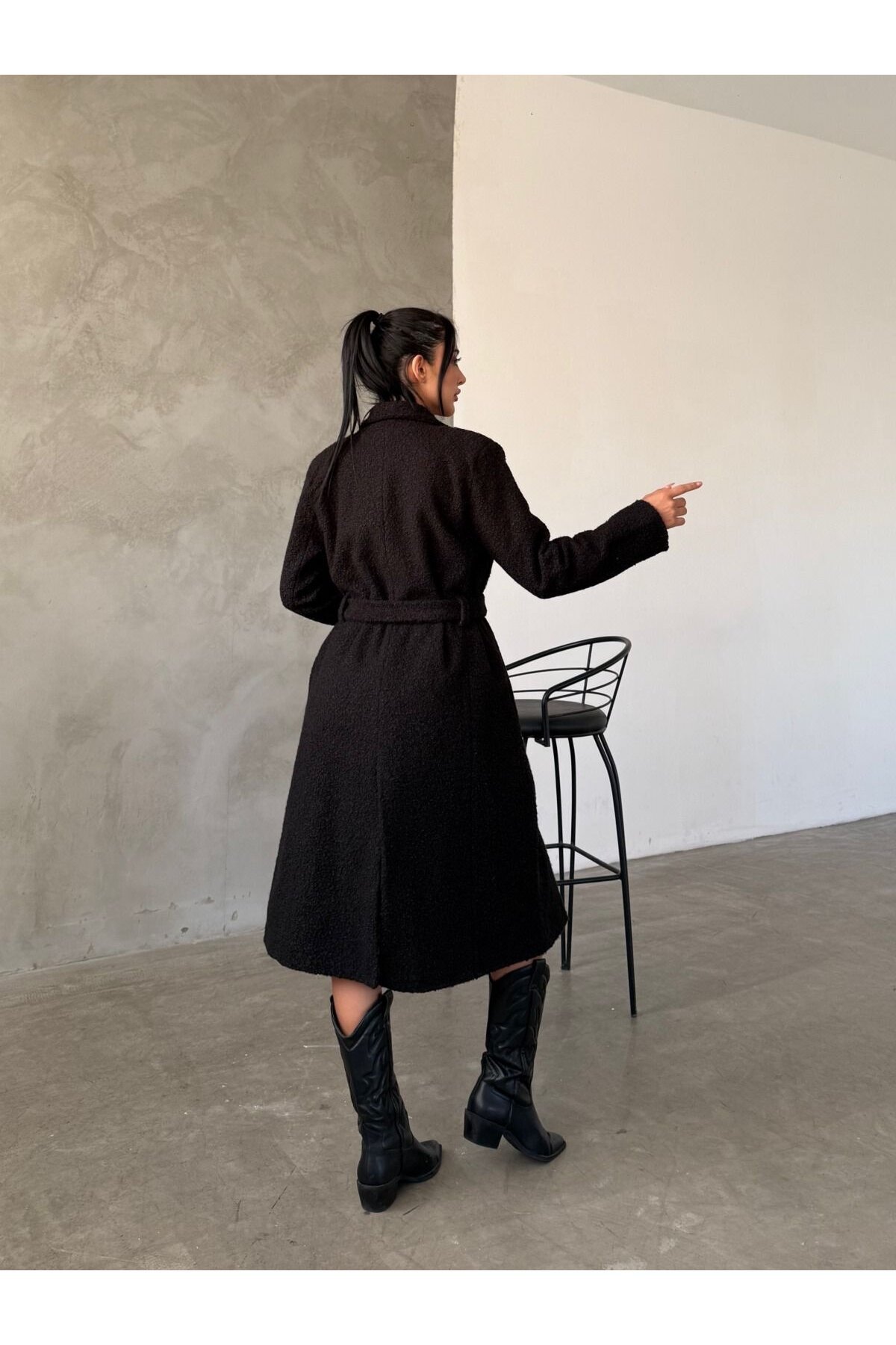 Buklet Kumaş Kuşaklı Mont Siyah