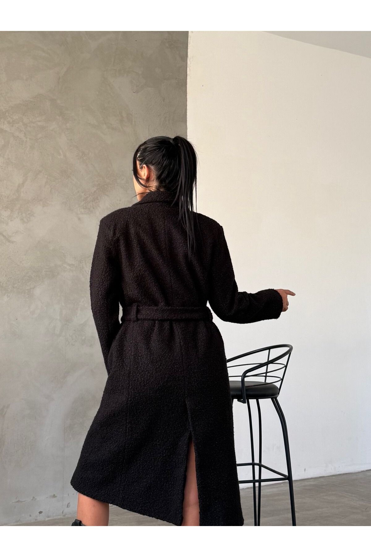 Buklet Kumaş Kuşaklı Mont Siyah