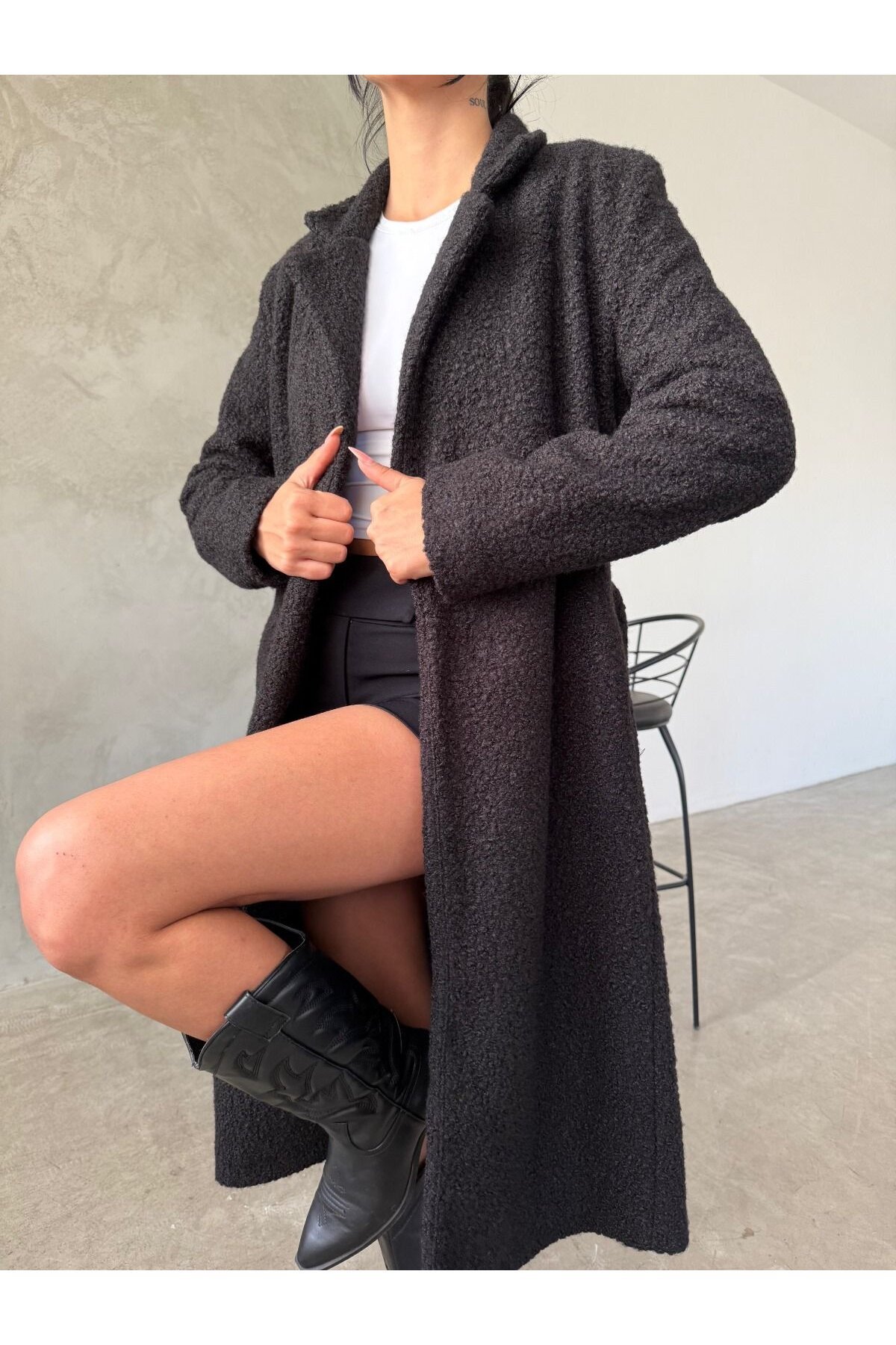 Buklet Kumaş Kuşaklı Mont Siyah