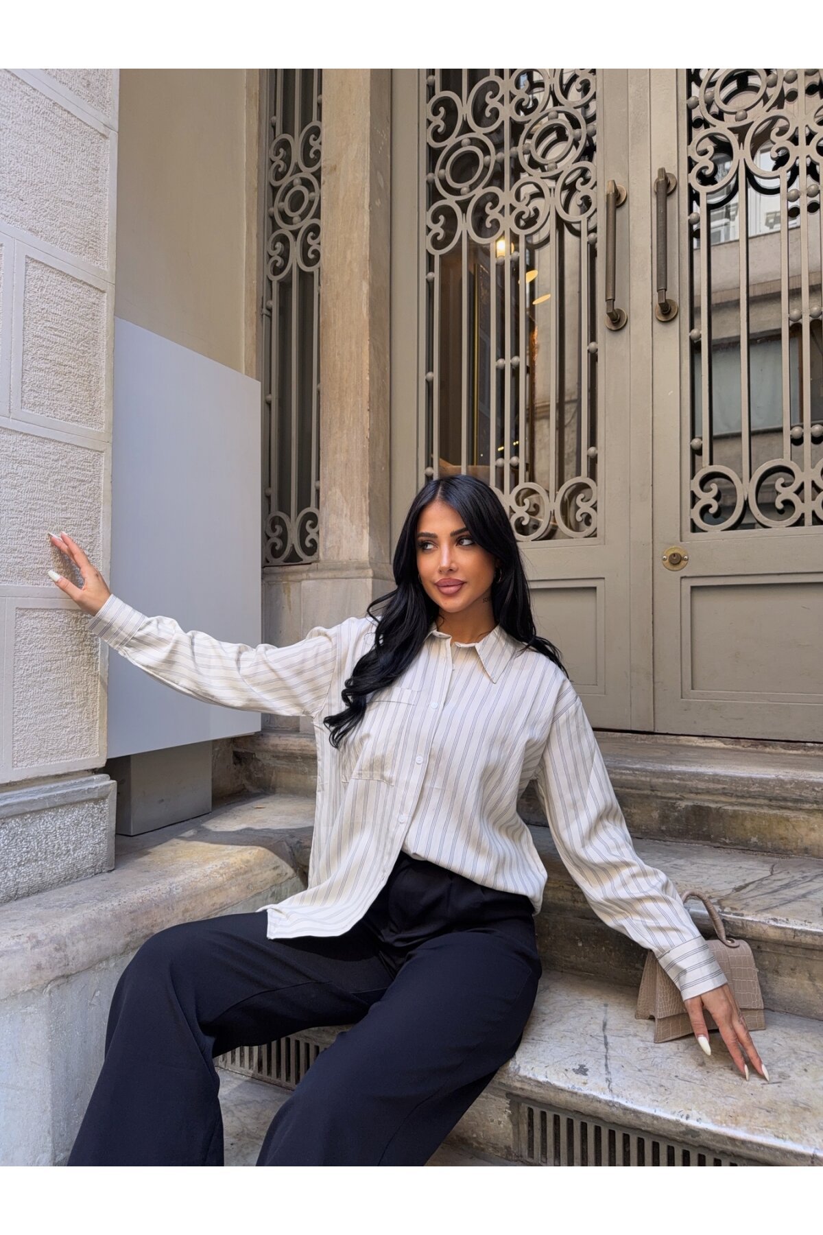 Çizgili Tek Cep Detay Gömlek