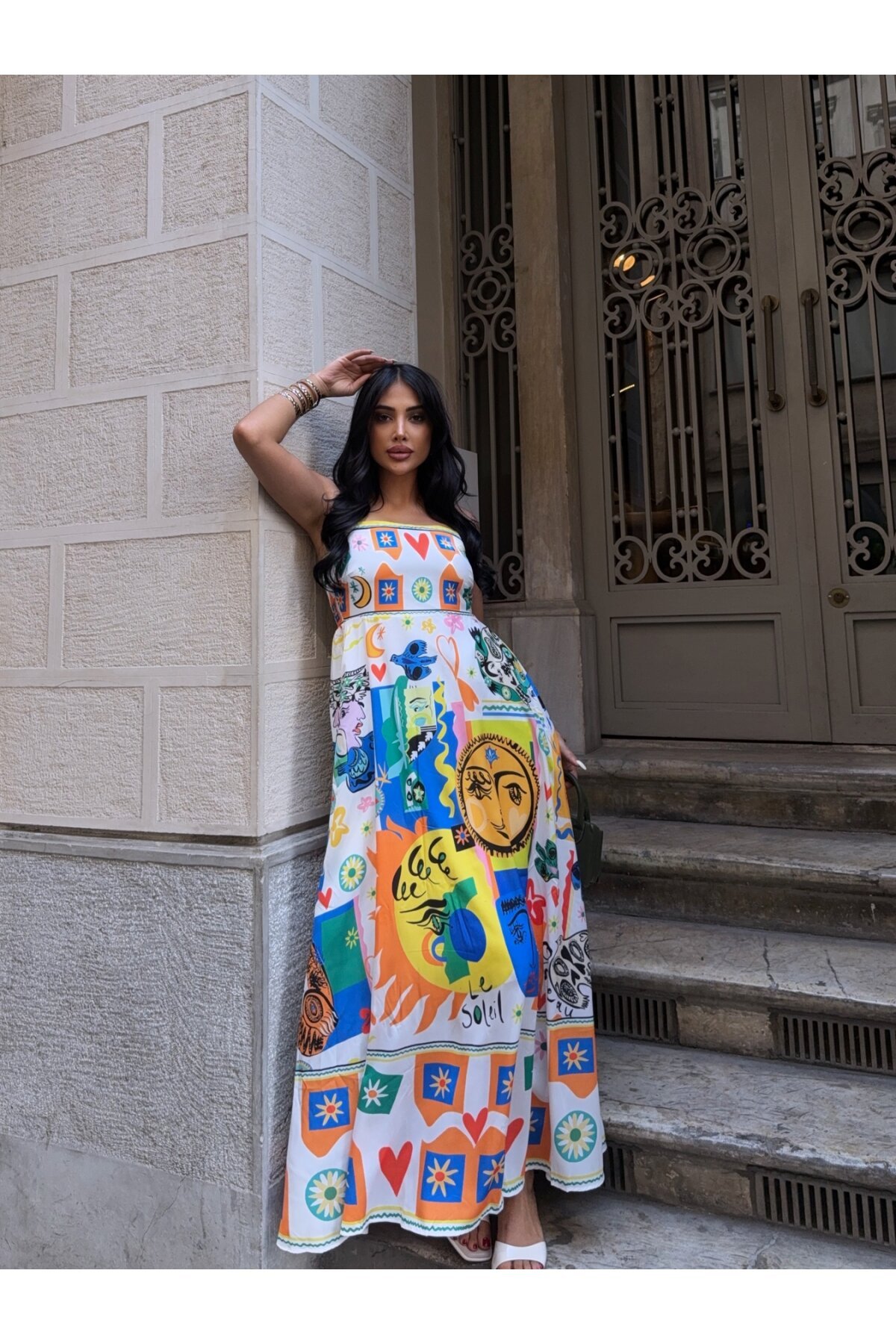 Desenli Kare Yaka Elbise