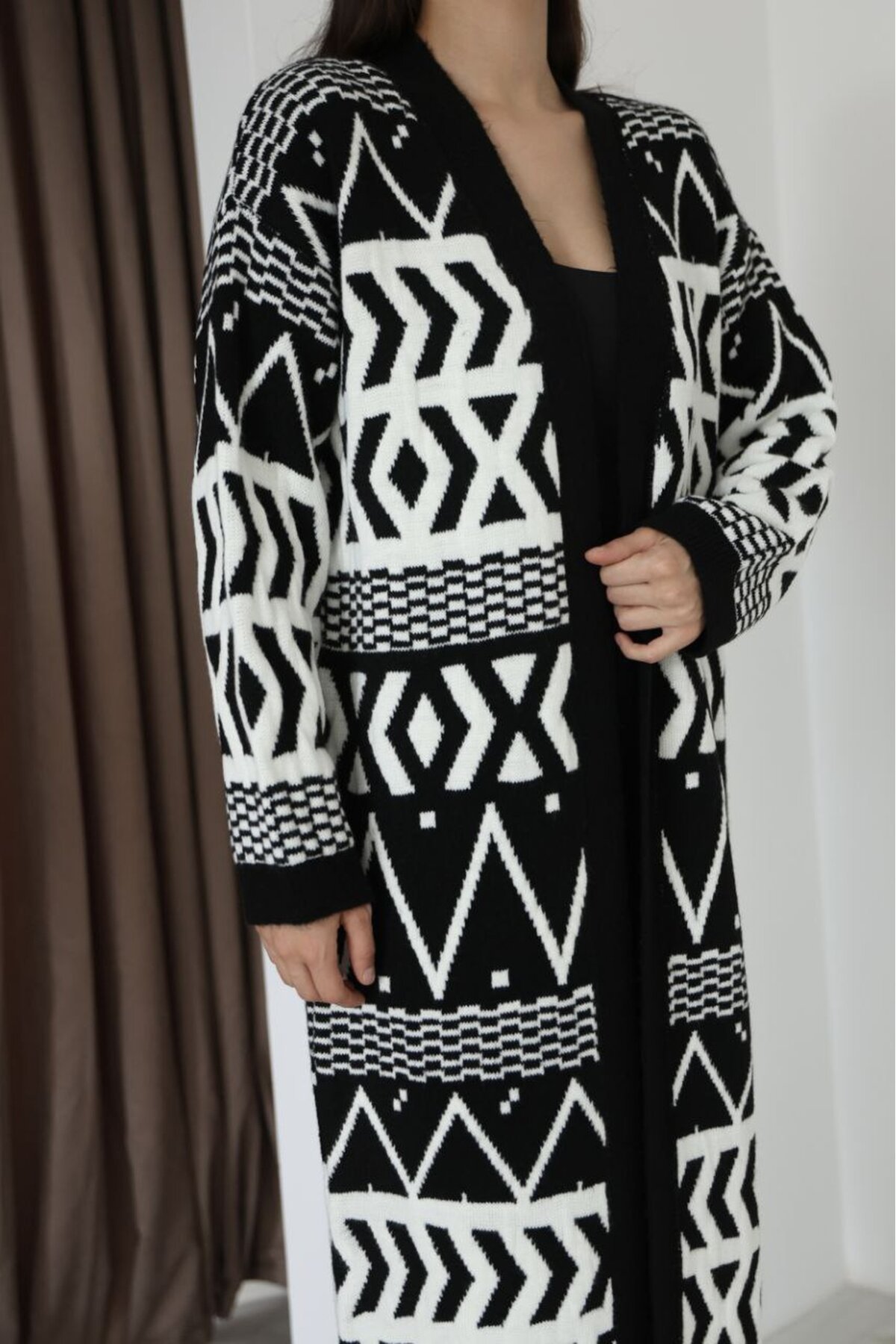 Desenli Saçaklı Uzun Boy Triko Hırka Siyah