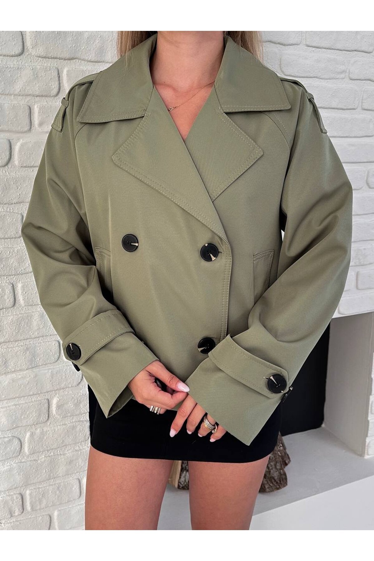 Düğme Detaylı Bondik Mevsimlik Oversize Kısa Trençkot