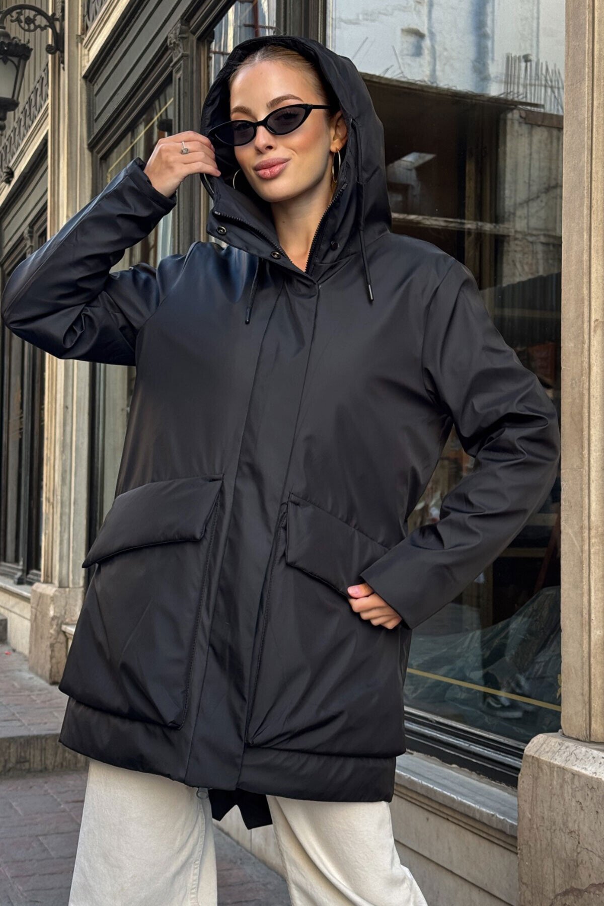 Geniş Cepli Kapüşonlu Uzun Mont Siyah