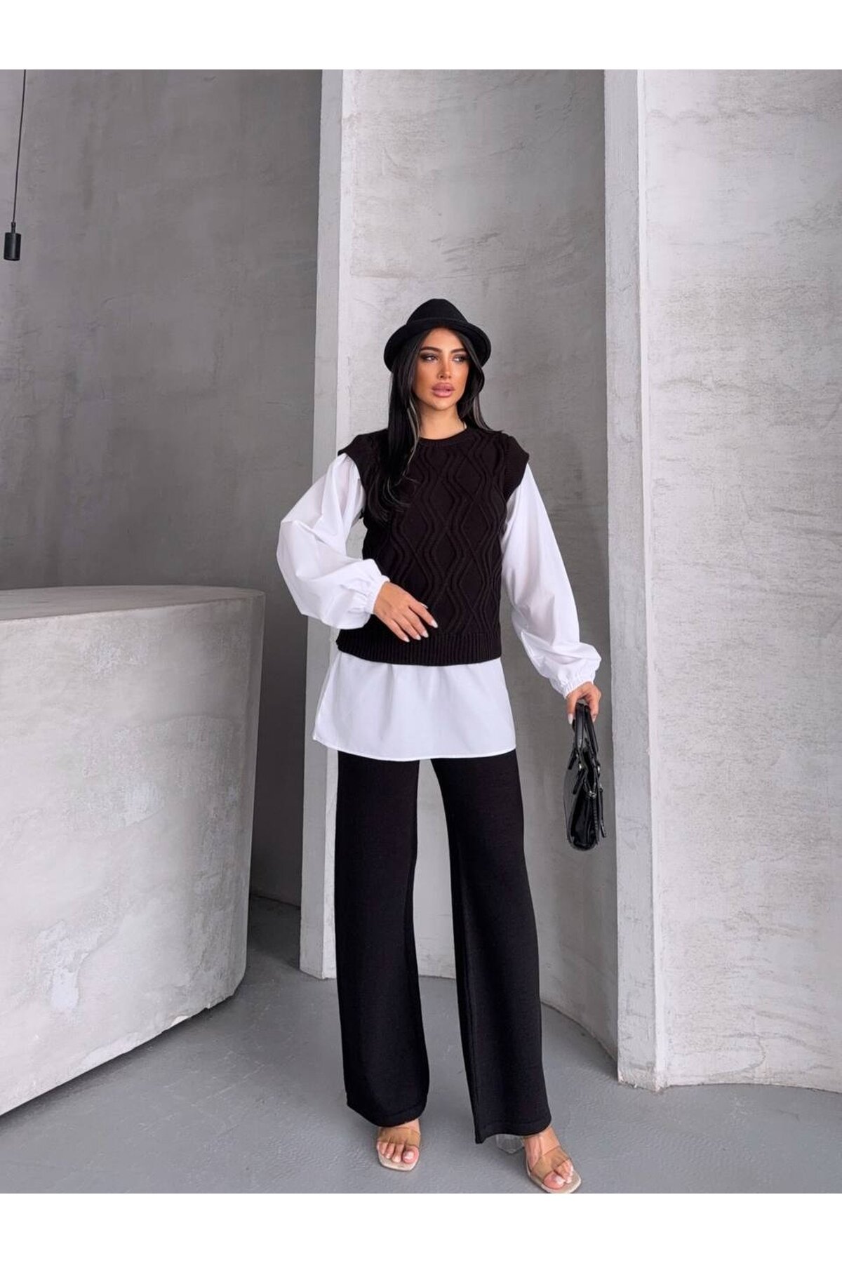Gömlek Detaylı Triko Takım