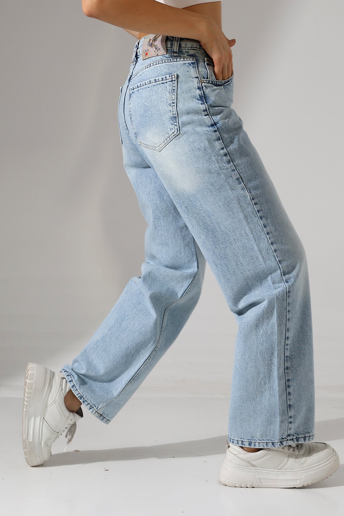 Kadın Açık Mavi Straight Fit Jean