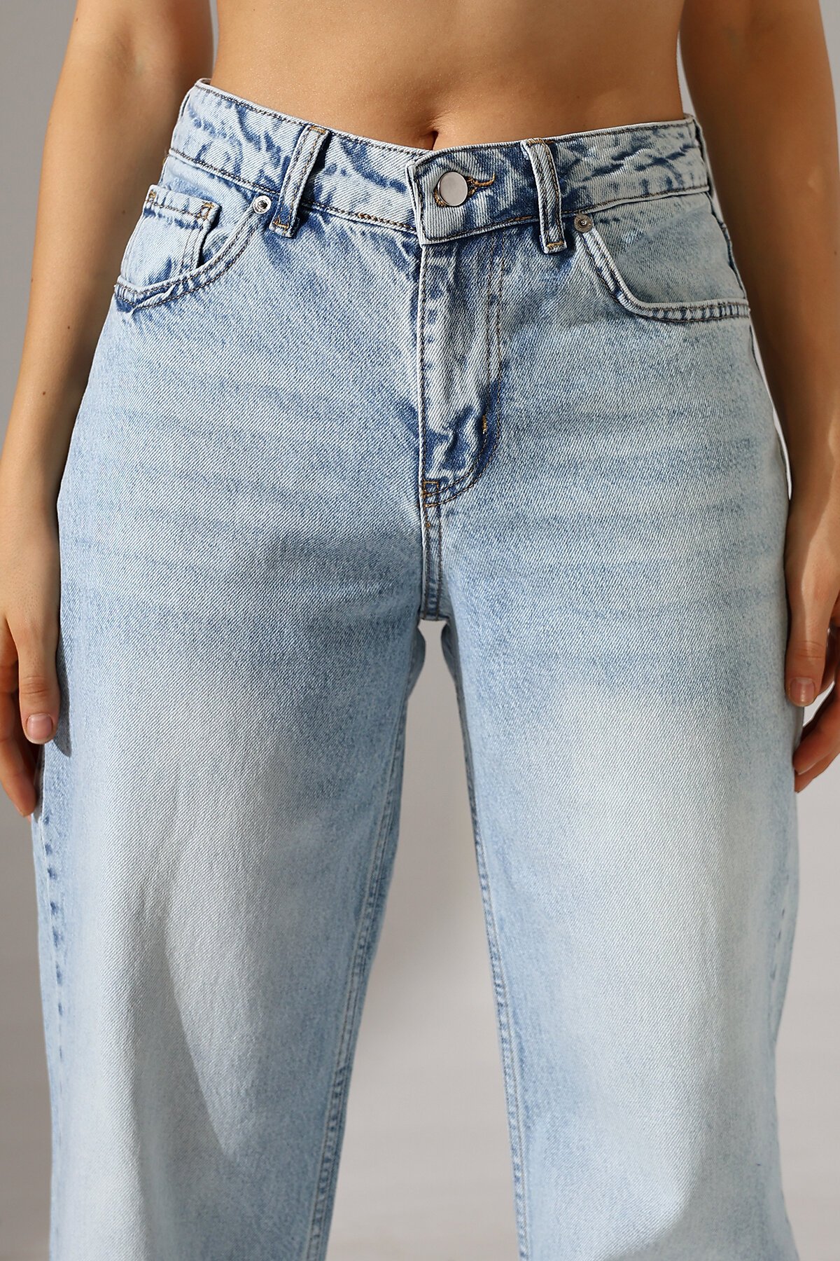 Kadın Açık Mavi Straight Fit Jean