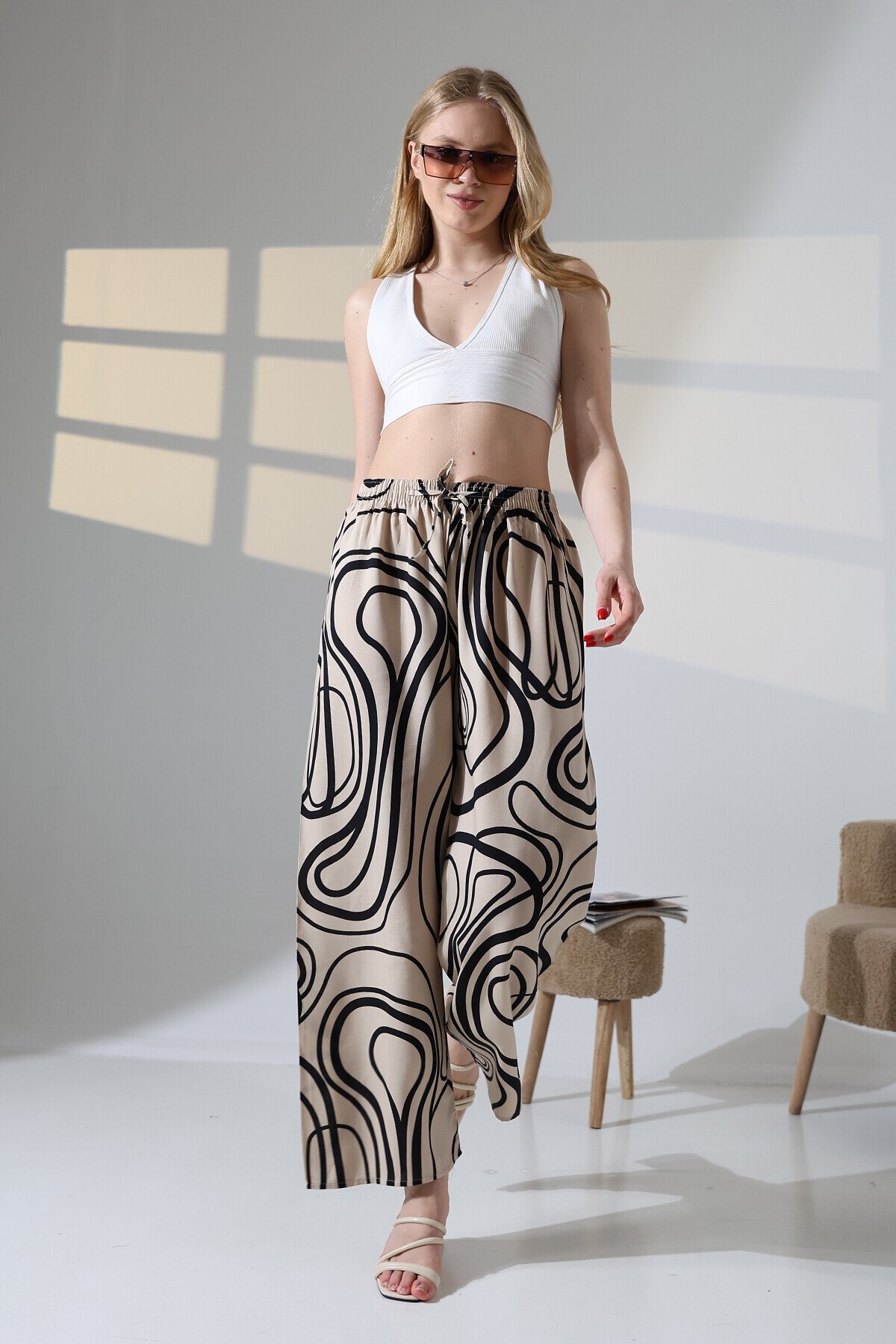 Kadın Bej Viskon Bol Paça Desenli Pantalon