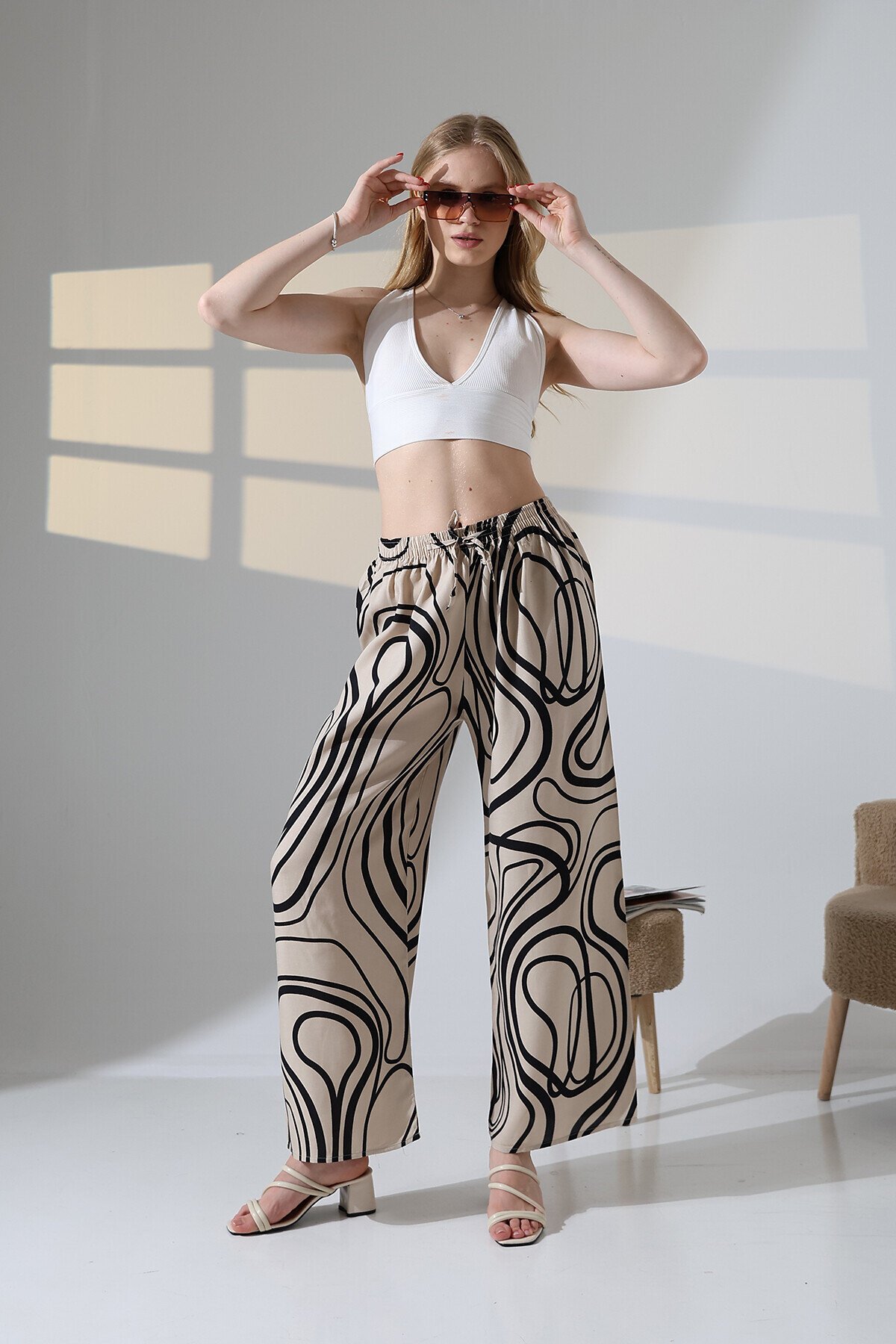 Kadın Bej Viskon Bol Paça Desenli Pantalon