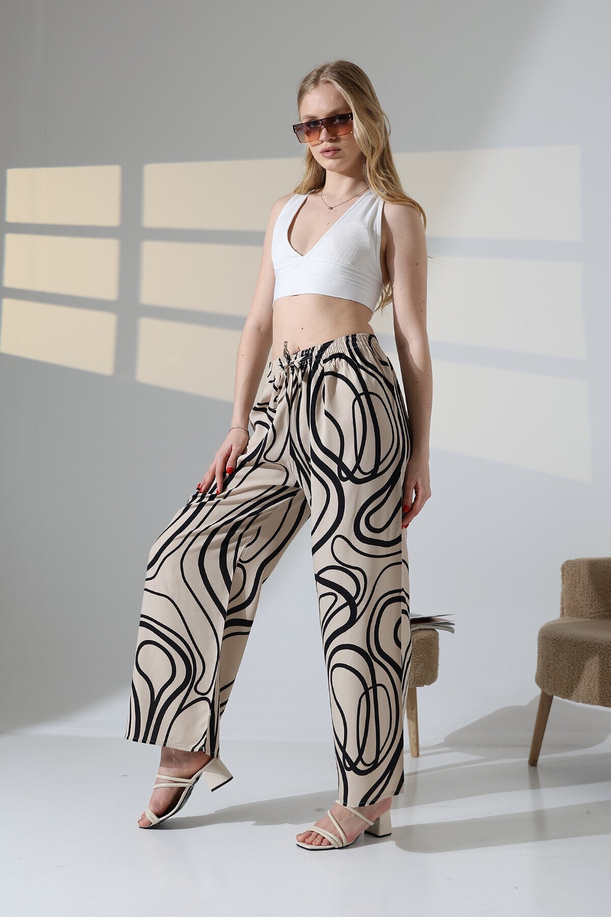 Kadın Bej Viskon Bol Paça Desenli Pantalon