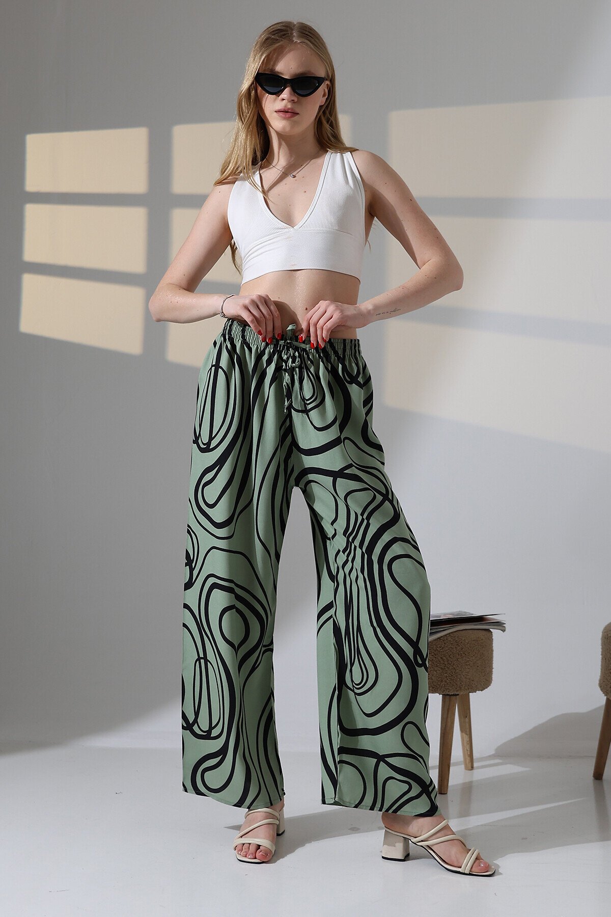 Kadın Yeşil Viskon Bol Paça Desenli Pantalon