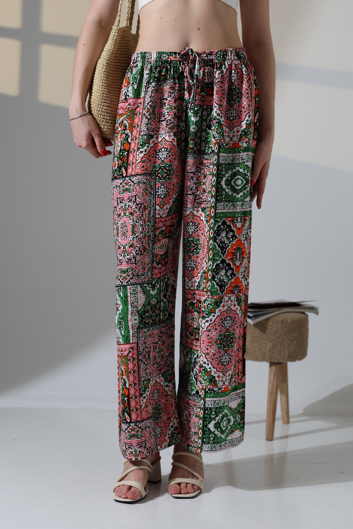 Kadın Zümrüt Viskon Bol Paça Desenli Pantalon