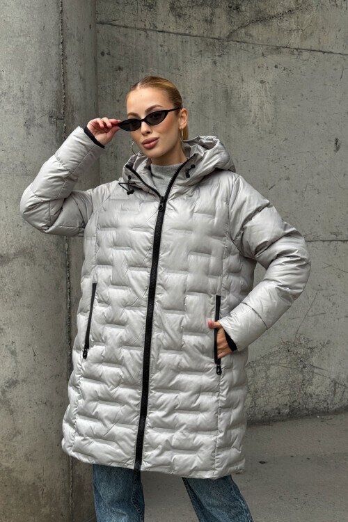 Kapitoneli Fermuarlı Kapüşonlu Uzun Şişme Mont