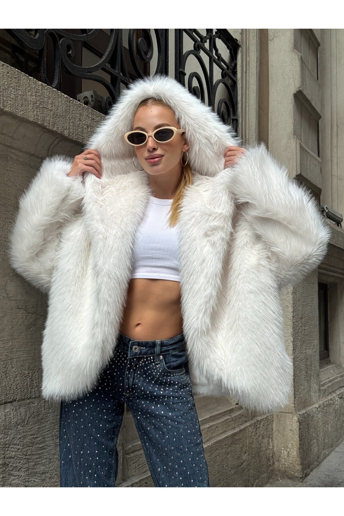 Kapşonlu Kürk Ceket Beyaz