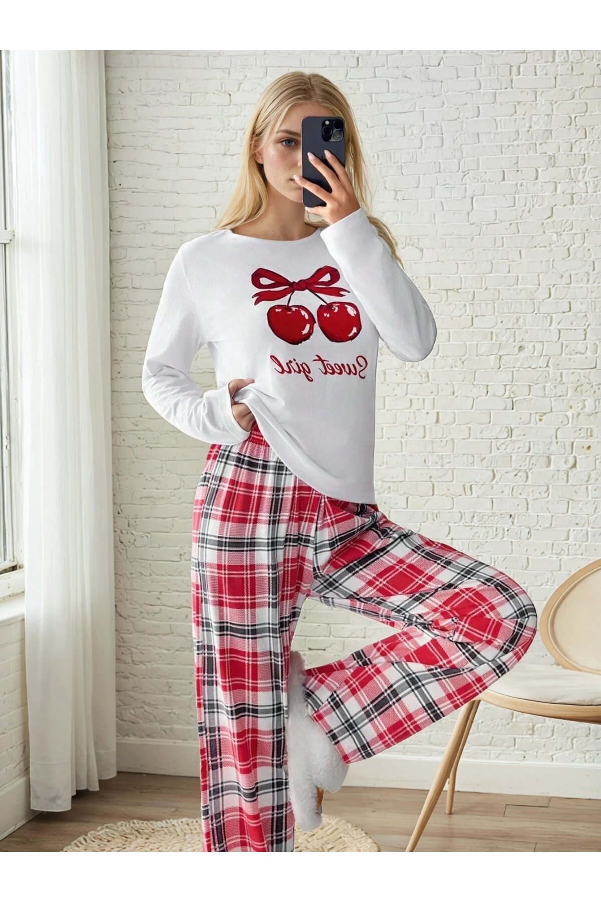 Kiraz Baskılı Alt Ekose Uzun Kollu Pijama Takımı