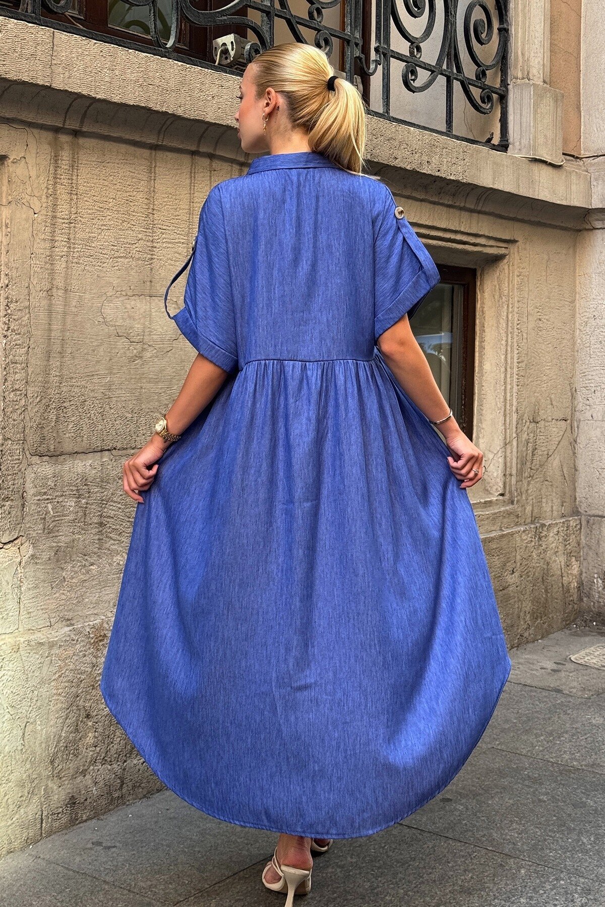 Kısa Kollu Düğme Detaylı Midi Boy Gömlek Elbise