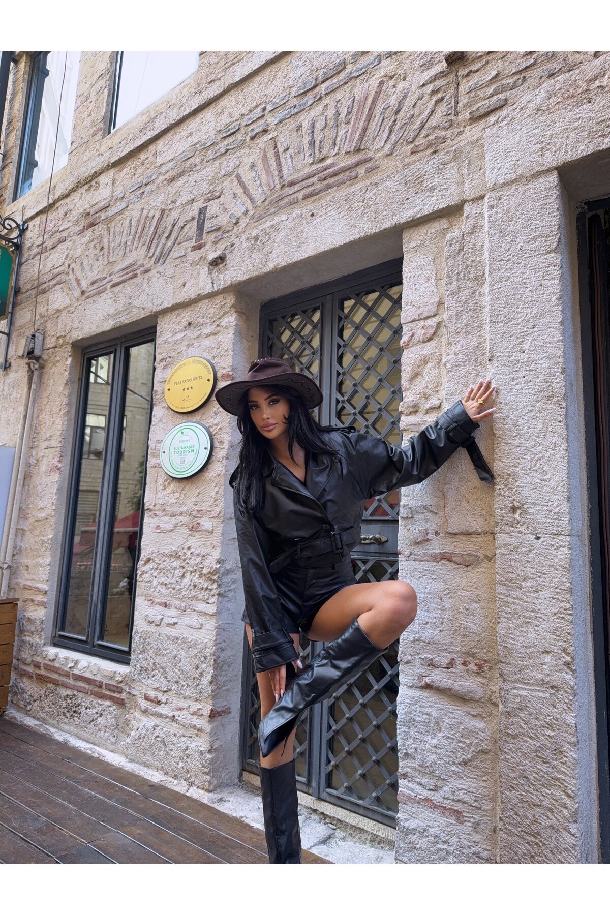 Kol ve Etek Kemer Detay Deri Ceket