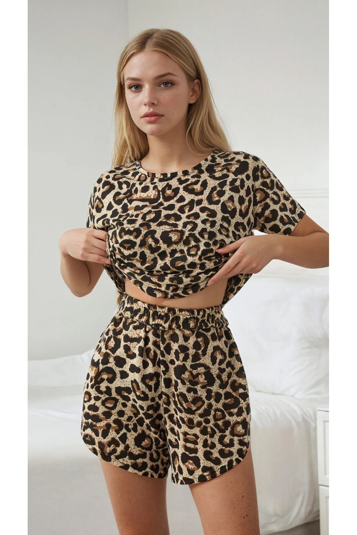 Leopar Desenli Kadın Kısa Kol Şortlu Pijama Takımı