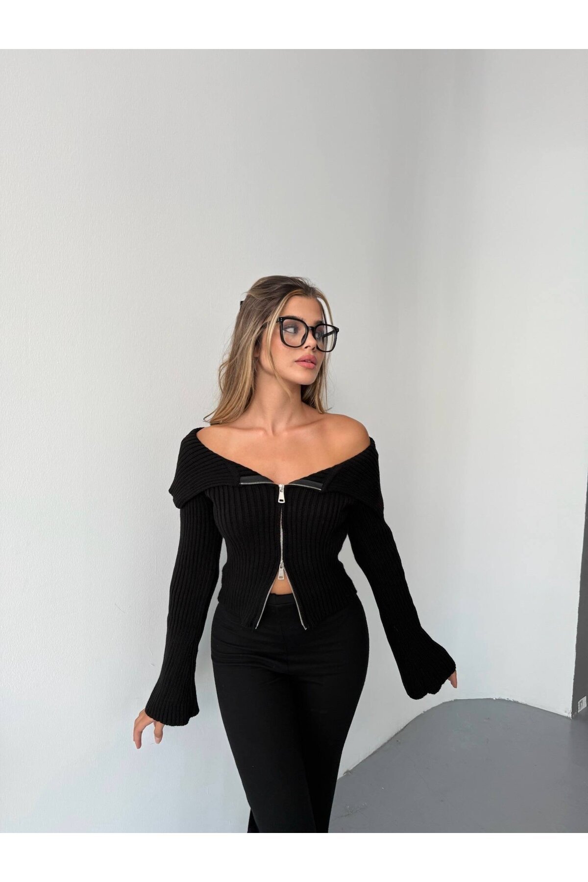 Madonna Yaka Çift Fermuarlı Triko