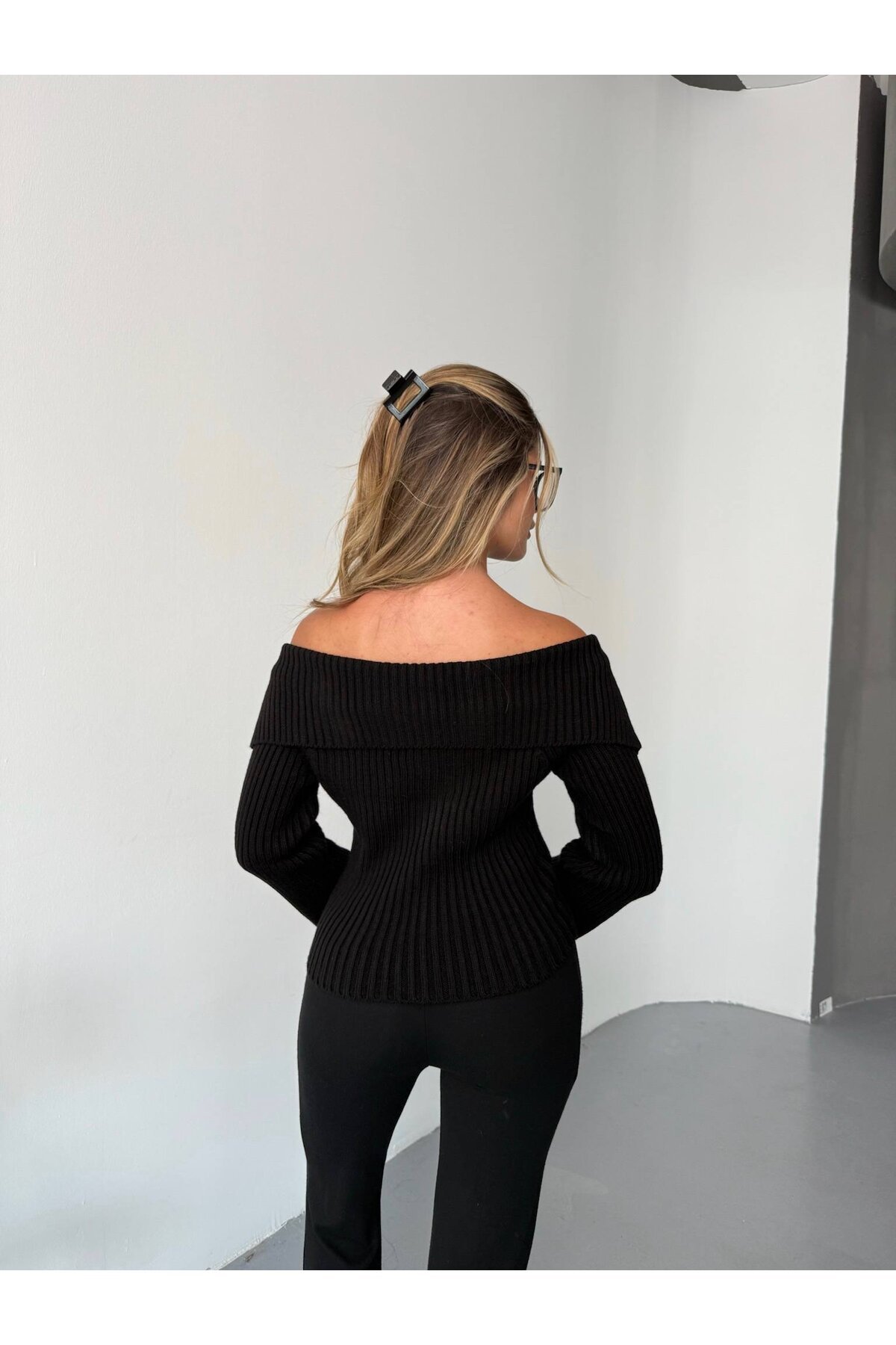 Madonna Yaka Çift Fermuarlı Triko