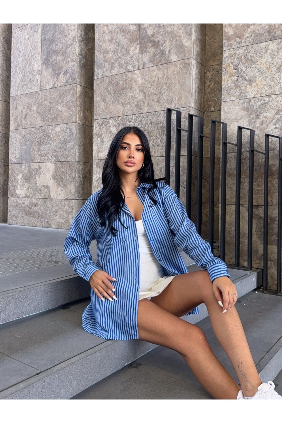 Mavi Çizgili Tek Cep Detay Gömlek