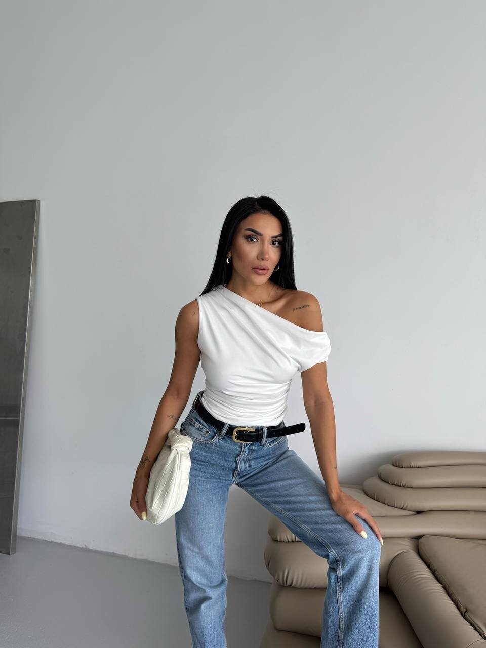 Omuz Detay Beyaz Sandy Bluz
