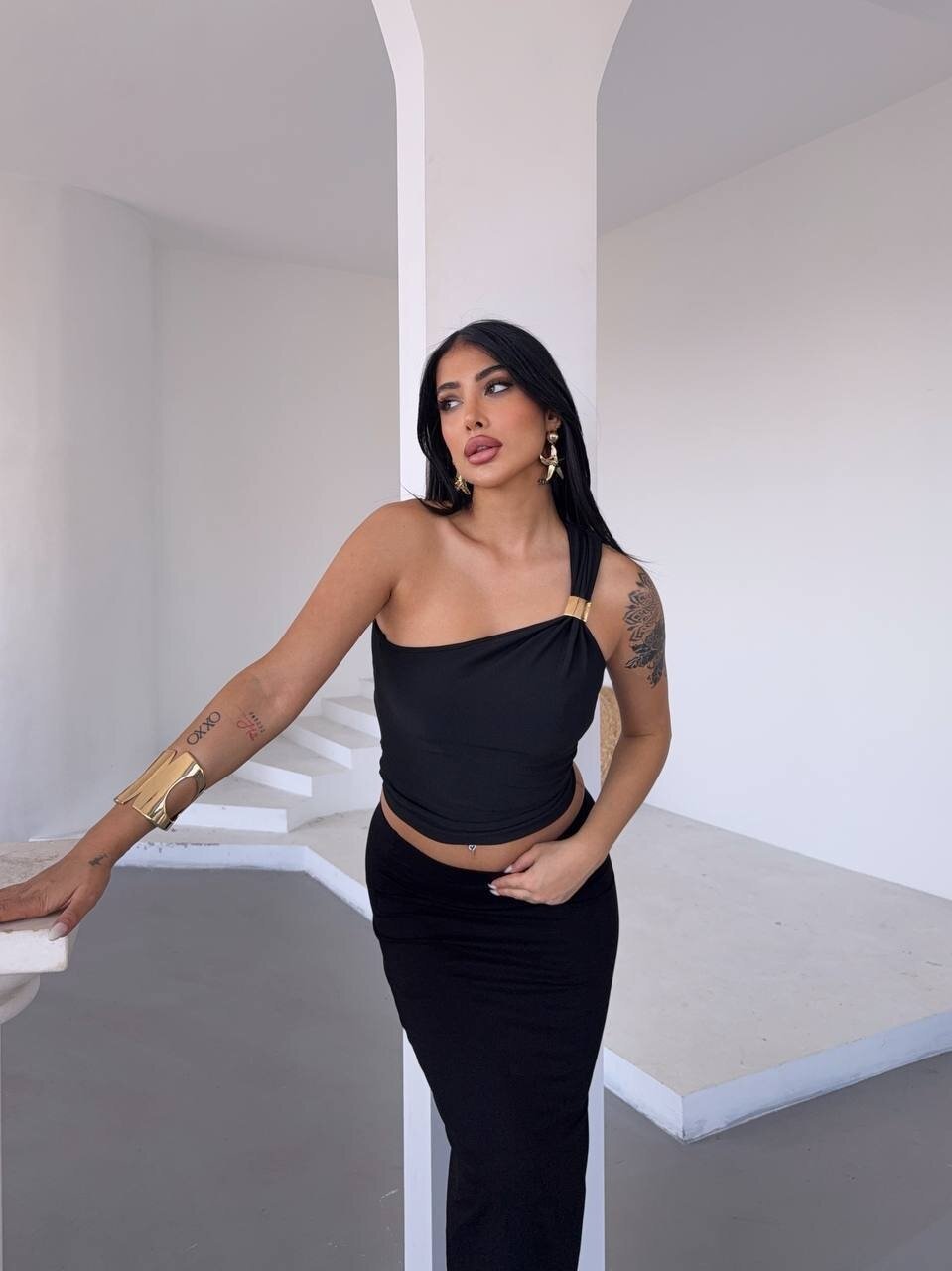 Ottoman Omuz Detay Siyah Bluz