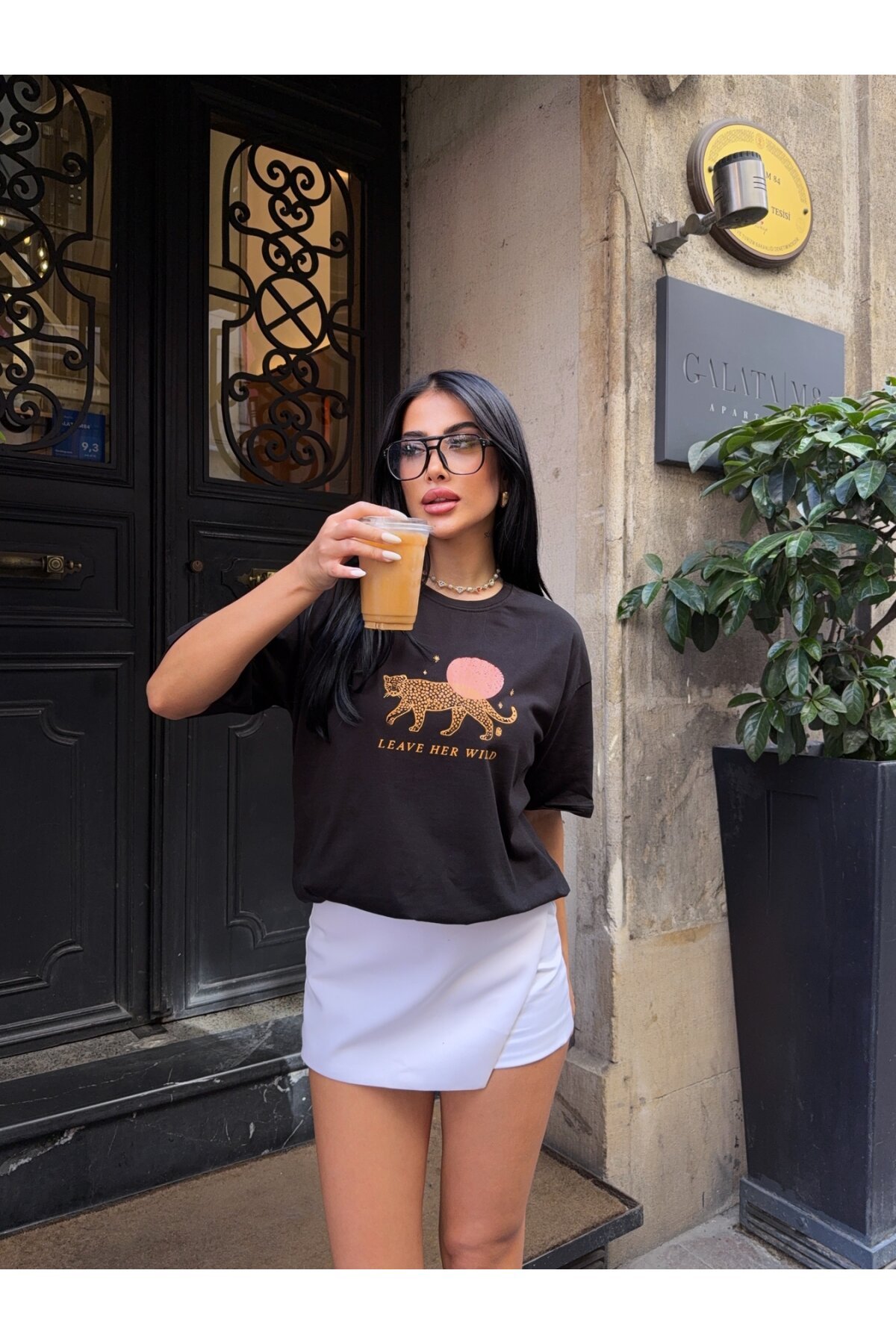 Oversize Kaplan Baskılı Siyah T-Shirt