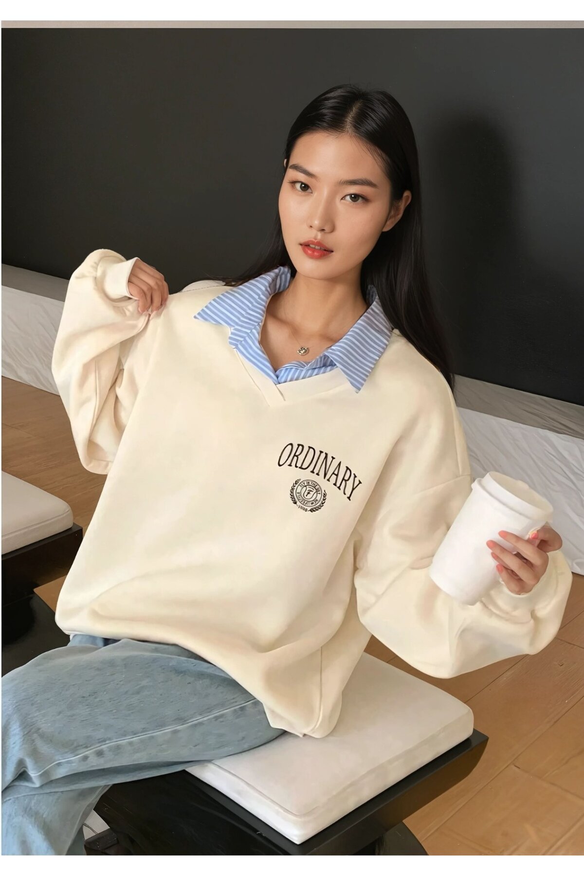 Oversize Ordinary Yazı Üç İplik Detaylı Bej Sweatshirt