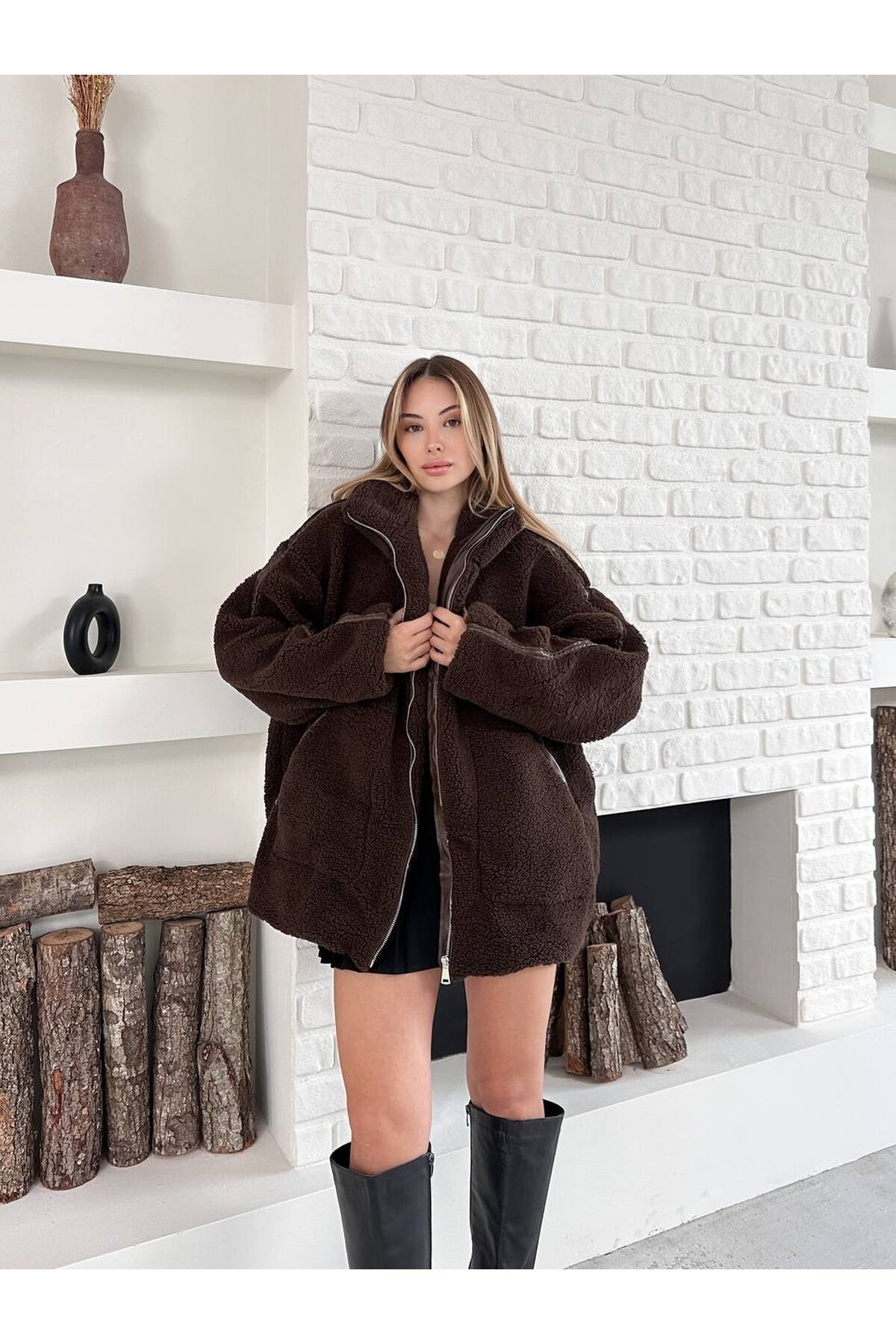Oversize Uzun Şerit Detaylı Peluş Mont Kahve