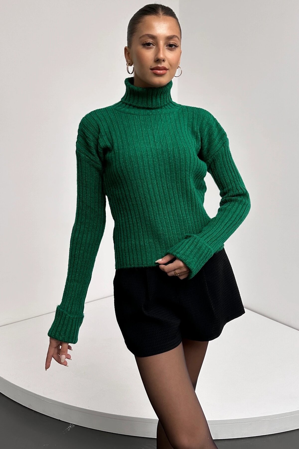 Şerit Desenli Dokulu Boğazlı Triko Kazak