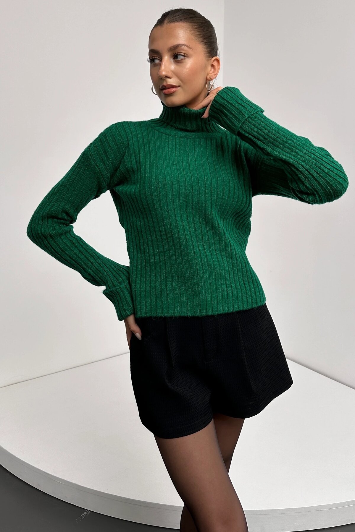 Şerit Desenli Dokulu Boğazlı Triko Kazak