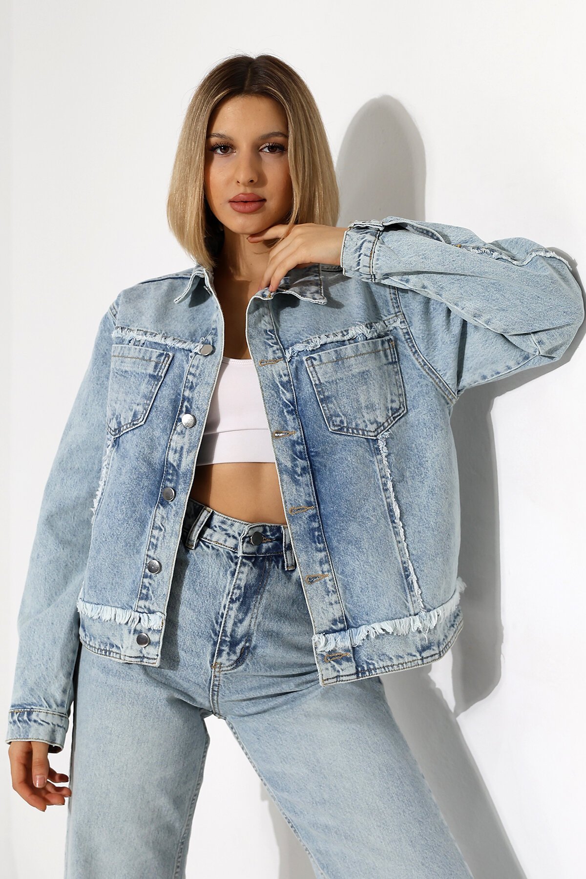 Sırtı Kalp Detaylı Oversize Denim Ceket