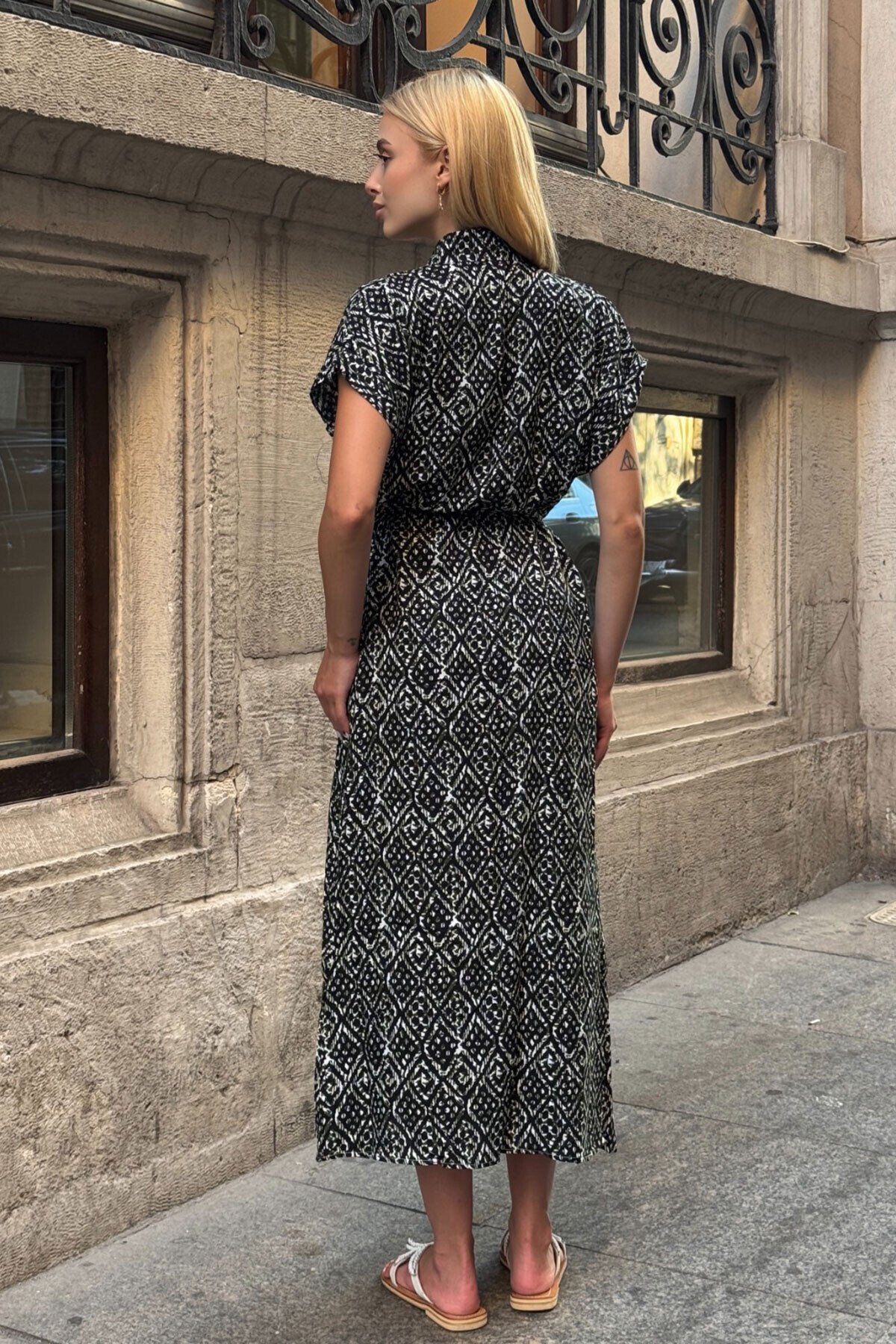 Siyah Kemerli Desenli Dokuma Gömlek Elbise