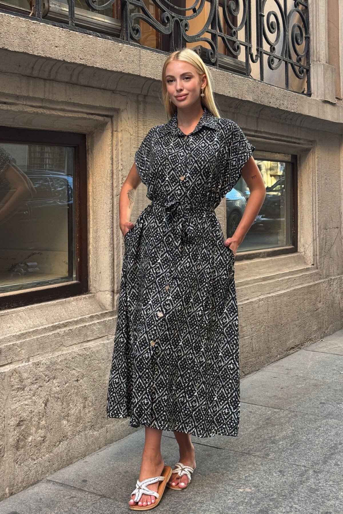 Siyah Kemerli Desenli Dokuma Gömlek Elbise