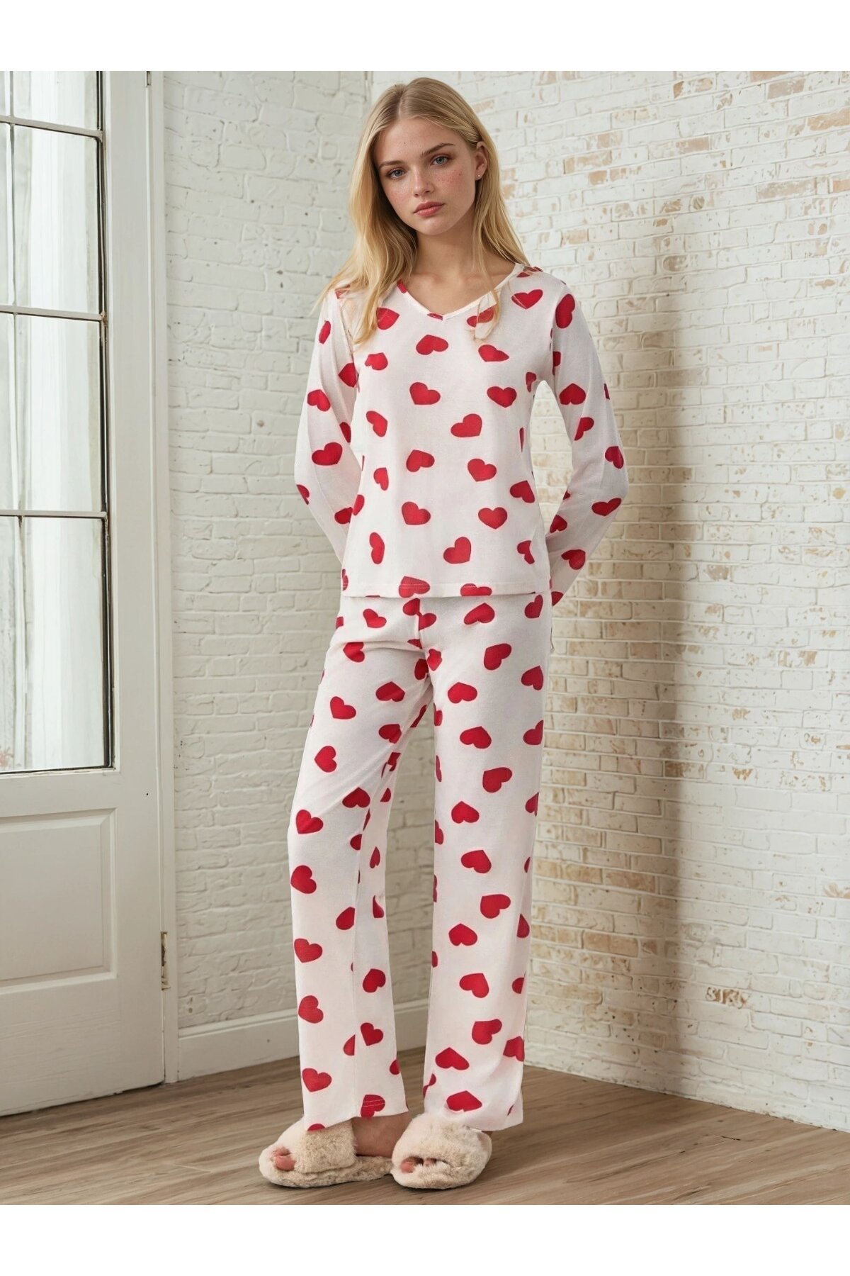 Uzun Kollu Kalp Desenli Pijama Seti