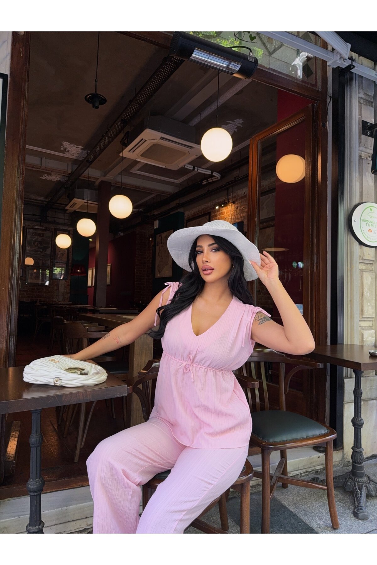 V Yaka Kolsuz Bluz ve Pantalon Takım Pembe