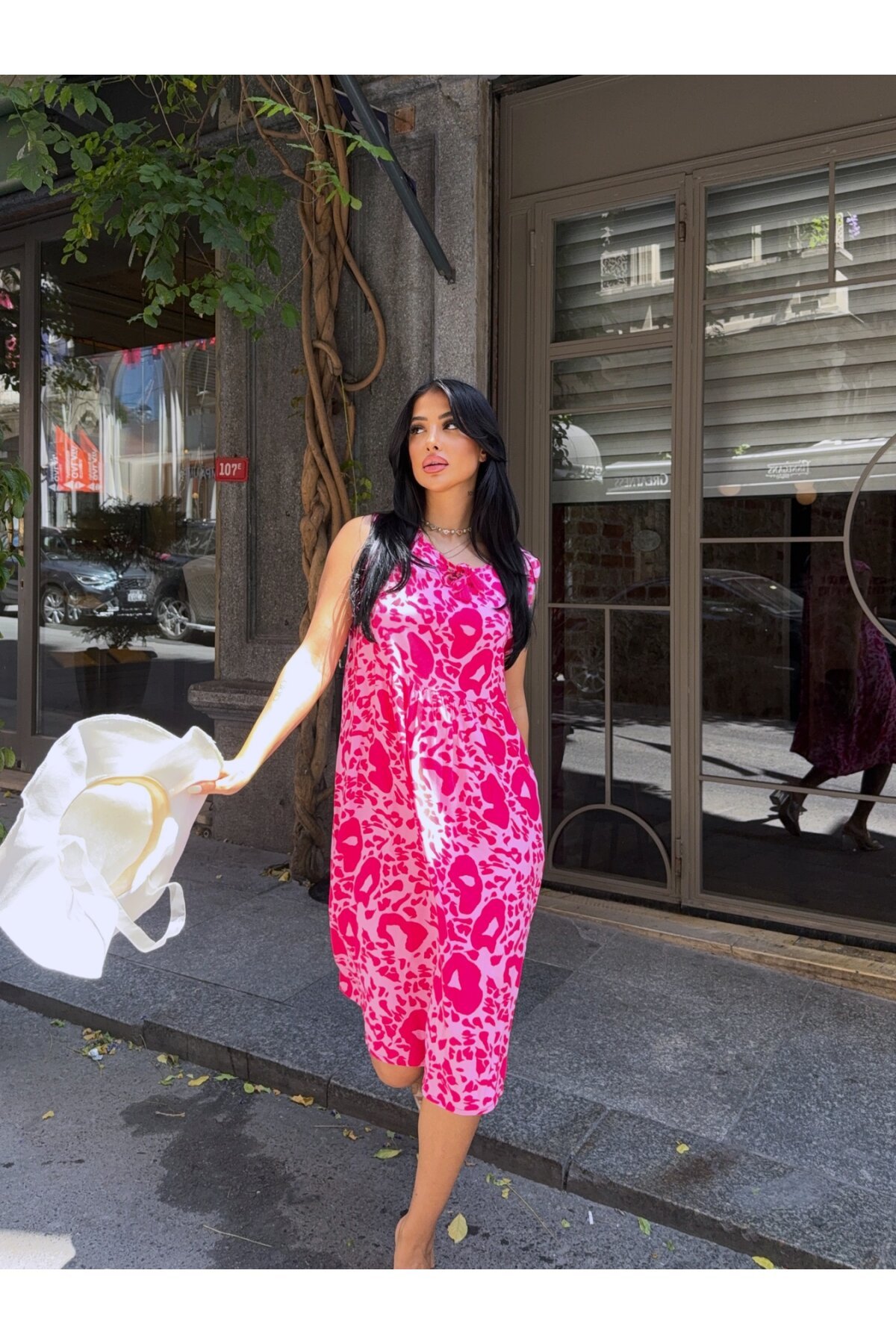 Yaka Bağcık Detay Desenli Viskon Elbise