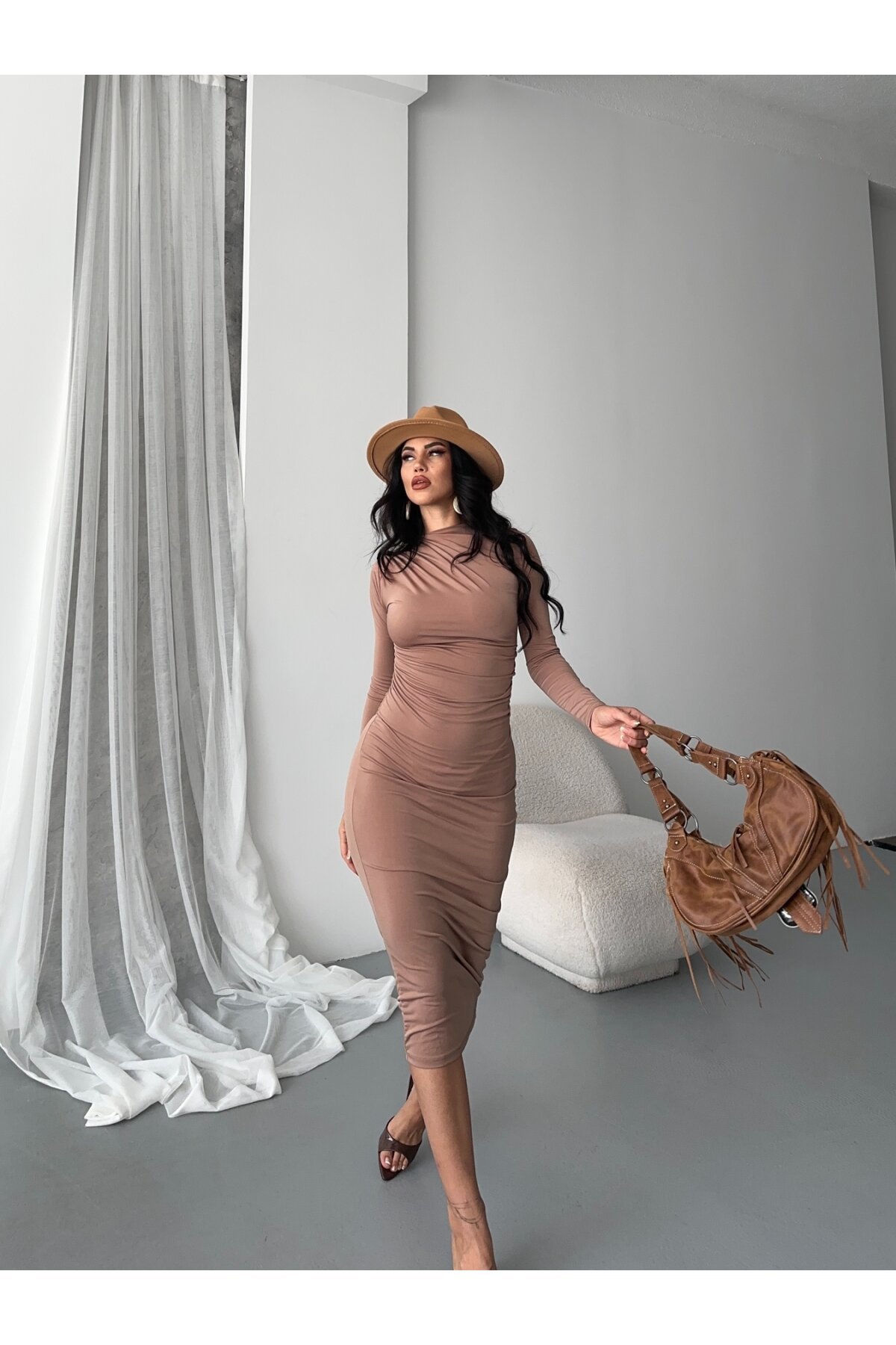 Yaka Detay Sandy Kumaş Elbise