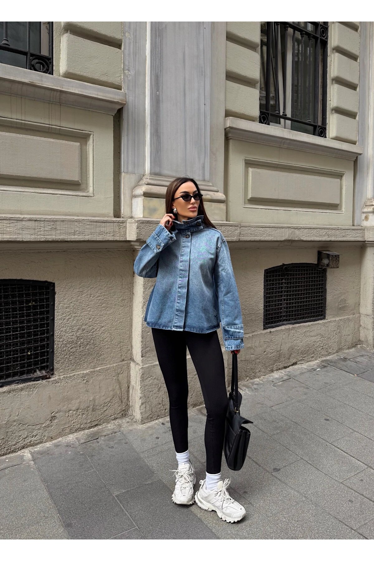 Yaka Detaylı Rahat Kesim Denim Ceket