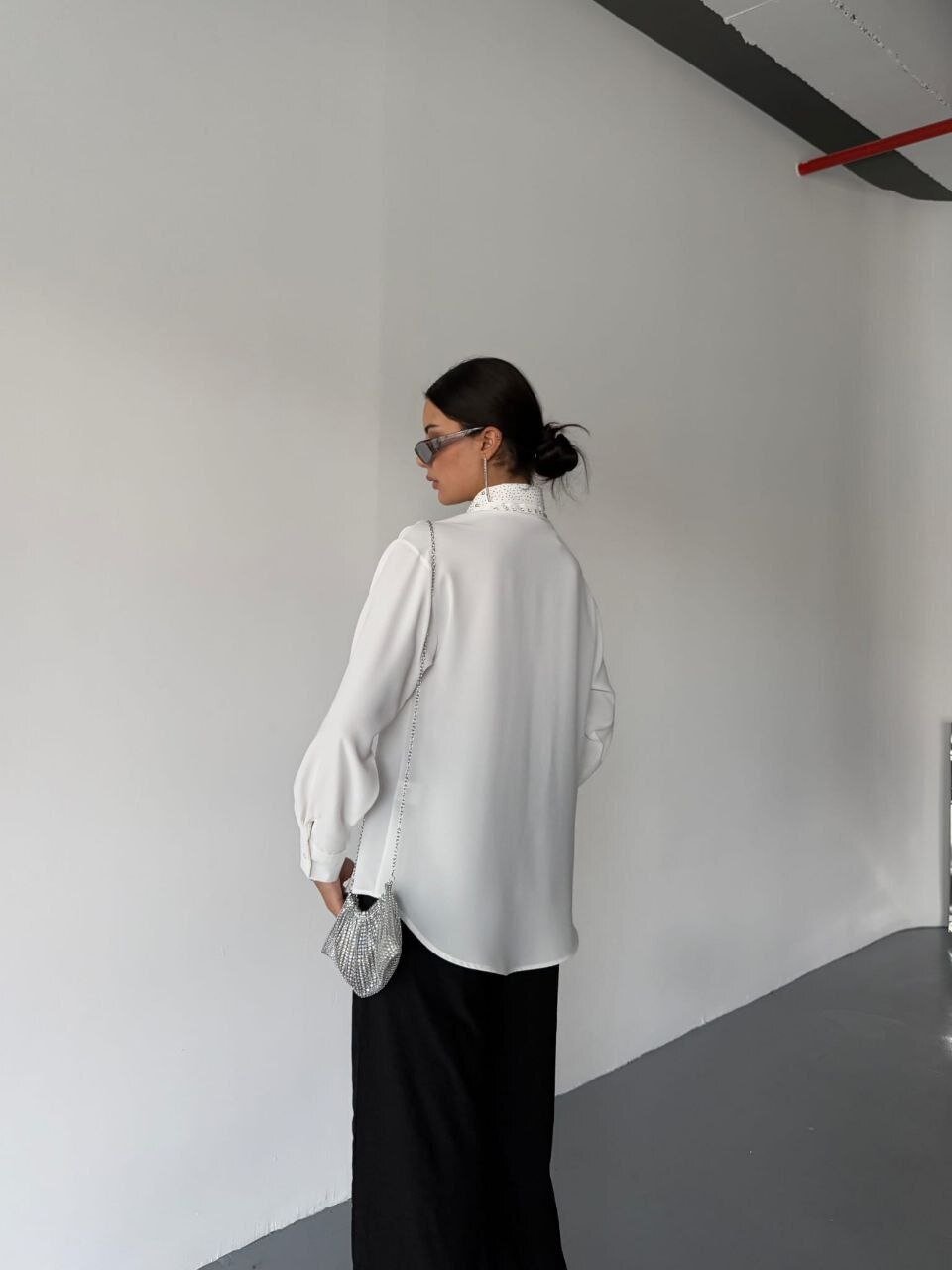 Yakası Taş Detay Gömlek