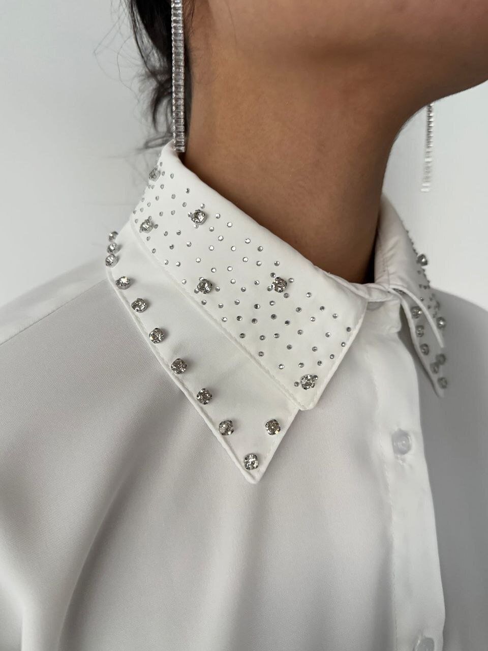 Yakası Taş Detay Gömlek