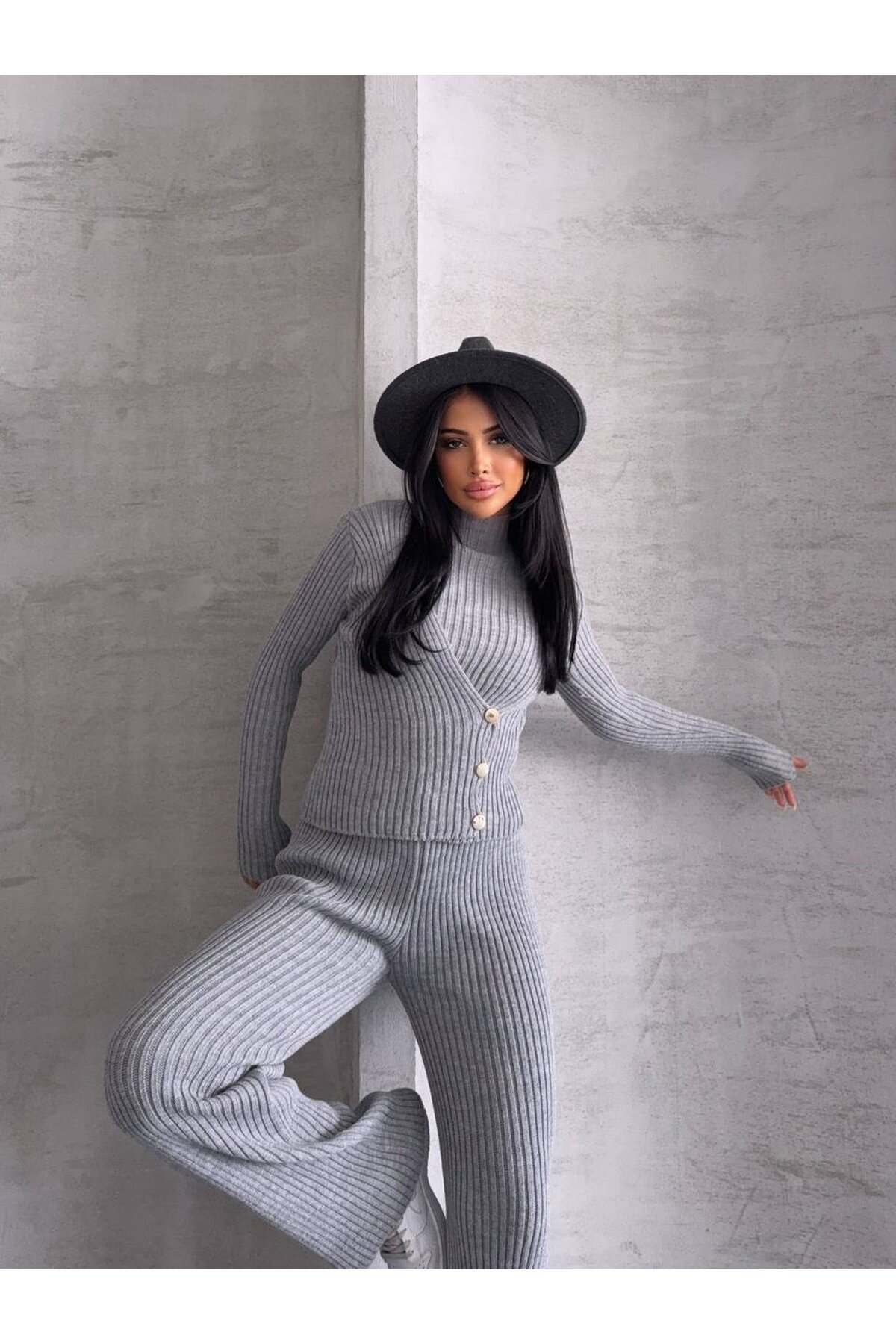 Yandan Düğme Detaylı Triko Takım