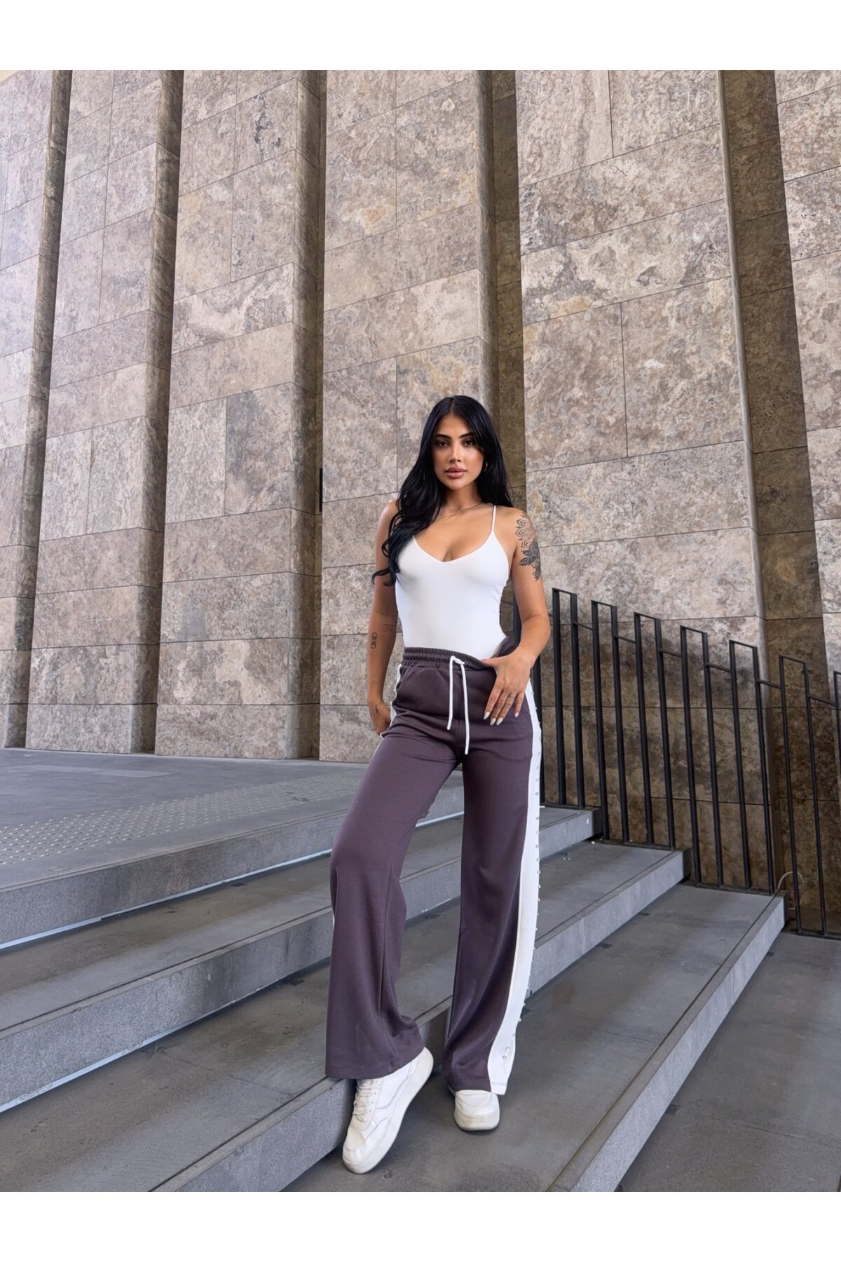 Yanları Taşlı Şerit Detay Modal Kumaş Gri Eşofman Altı