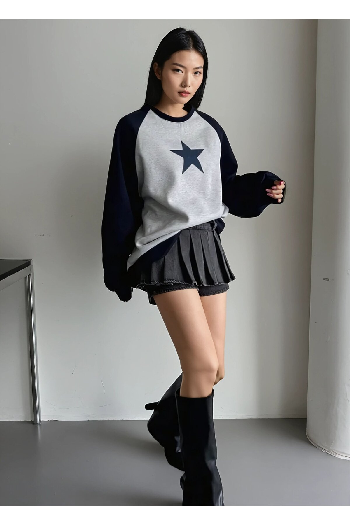 Yıldız Desenli Bloklu Oversize Sweatshirt